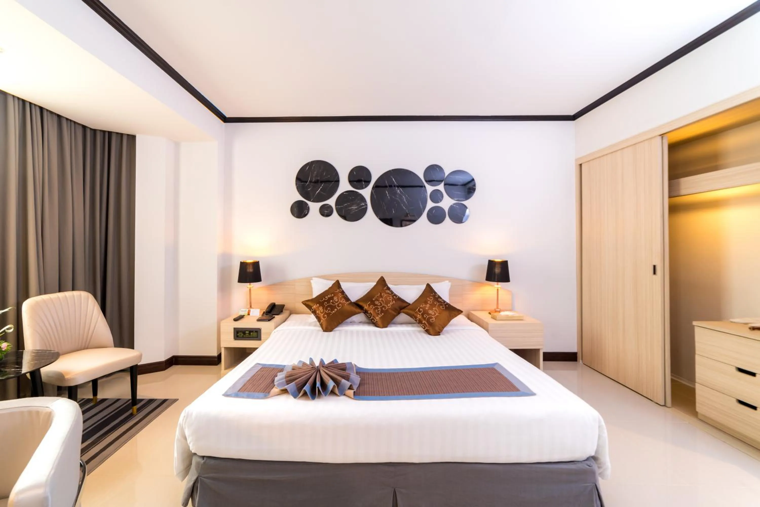 Bedroom, Bed in The Maruay Garden Hotel