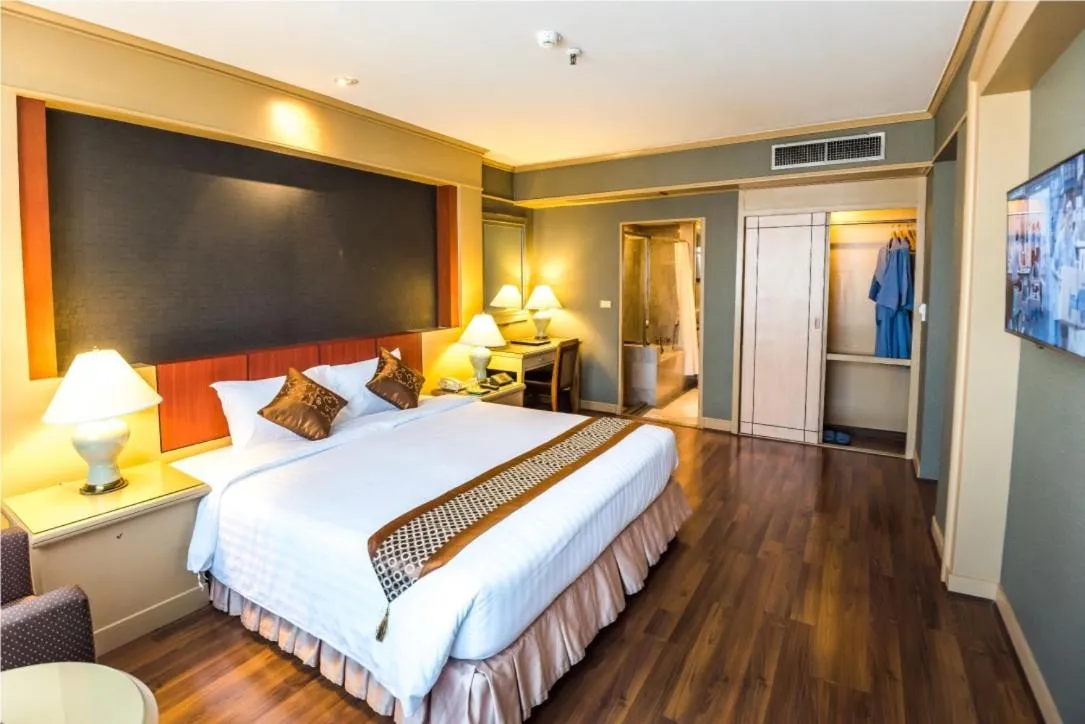 Bedroom, Bed in The Maruay Garden Hotel