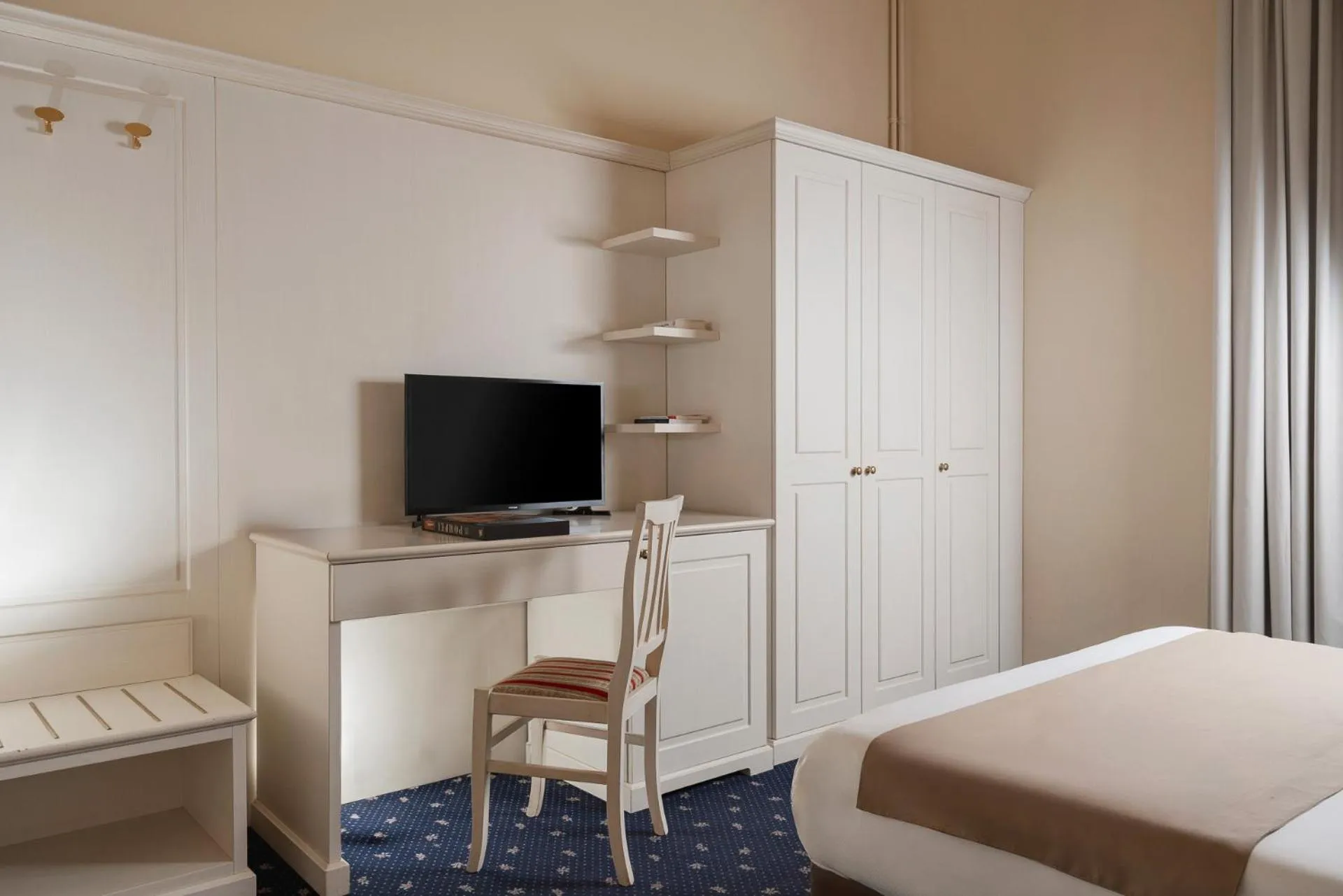 Bedroom, Bed in Hotel Ercolini & Savi