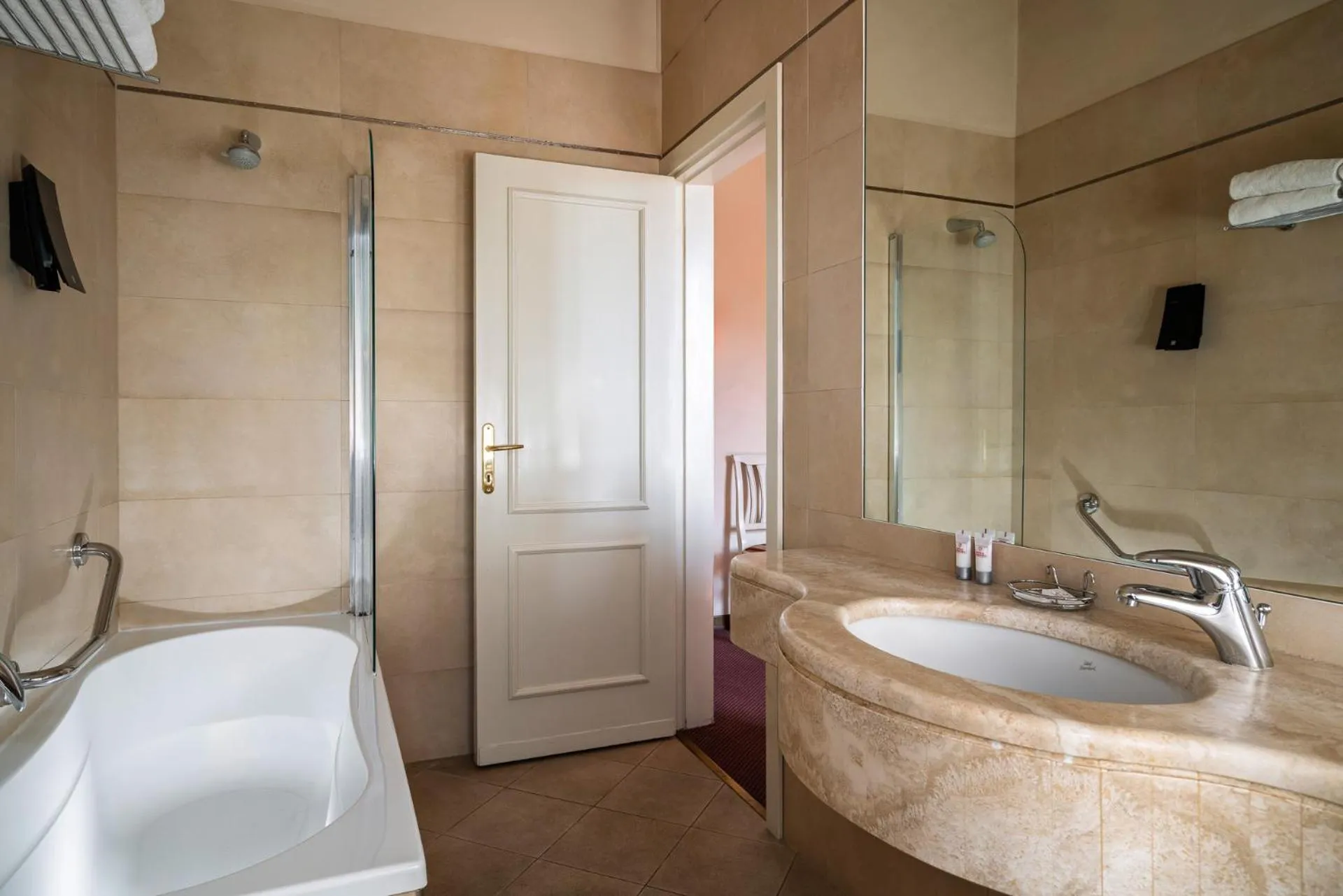 Bathroom in Hotel Ercolini & Savi