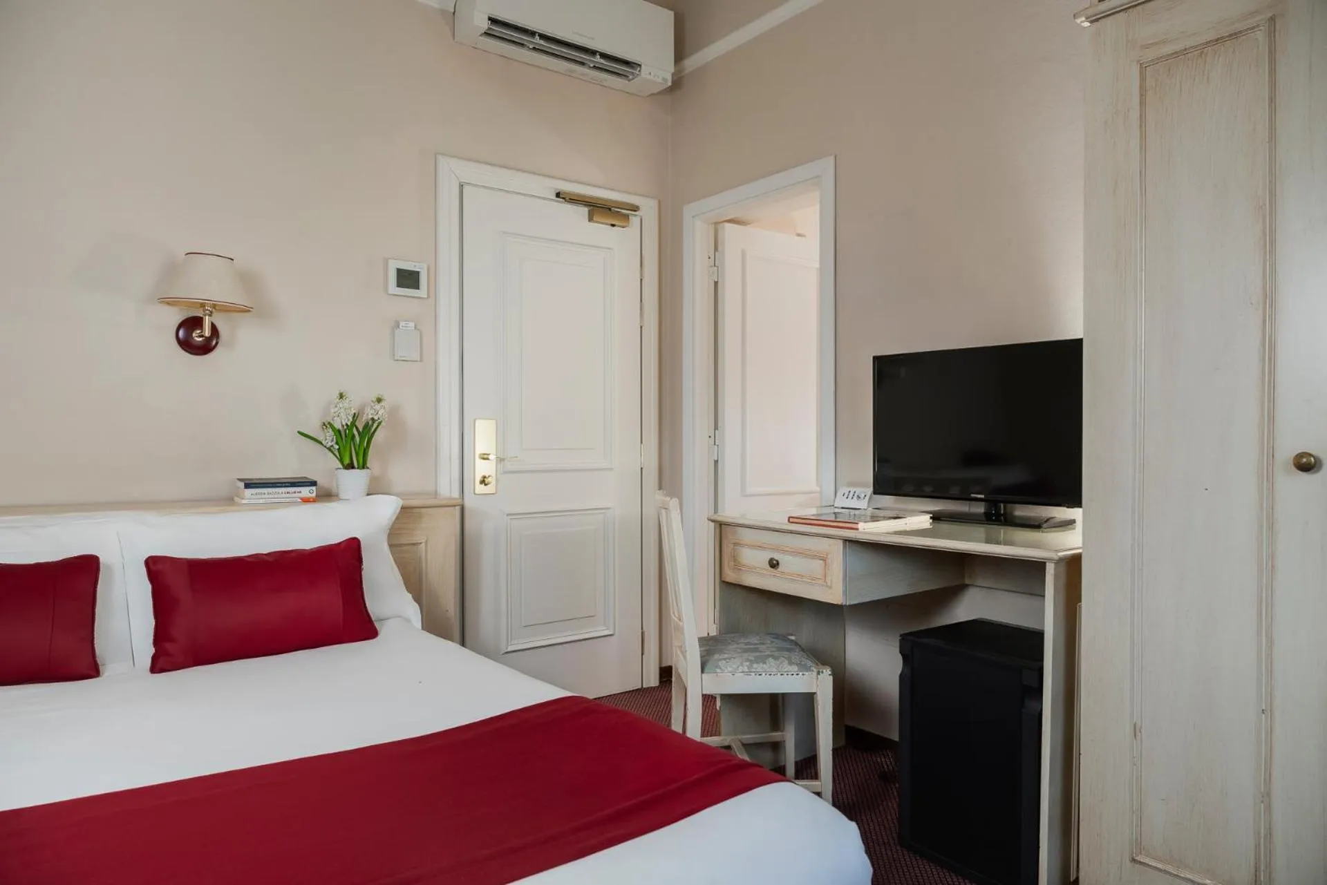 Bedroom, Bed in Hotel Ercolini & Savi