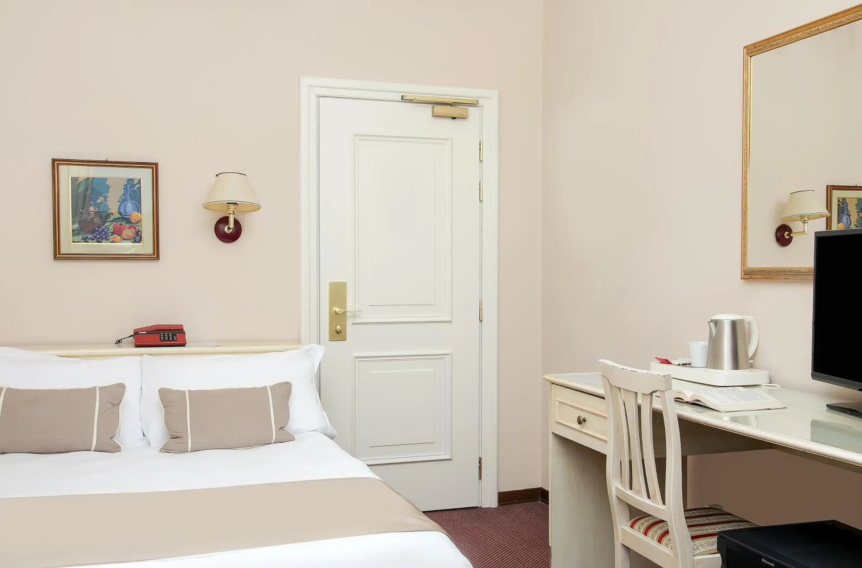 Classic Single Room in Hotel Ercolini & Savi Classic Single Room in Hotel Ercolini & Savi
