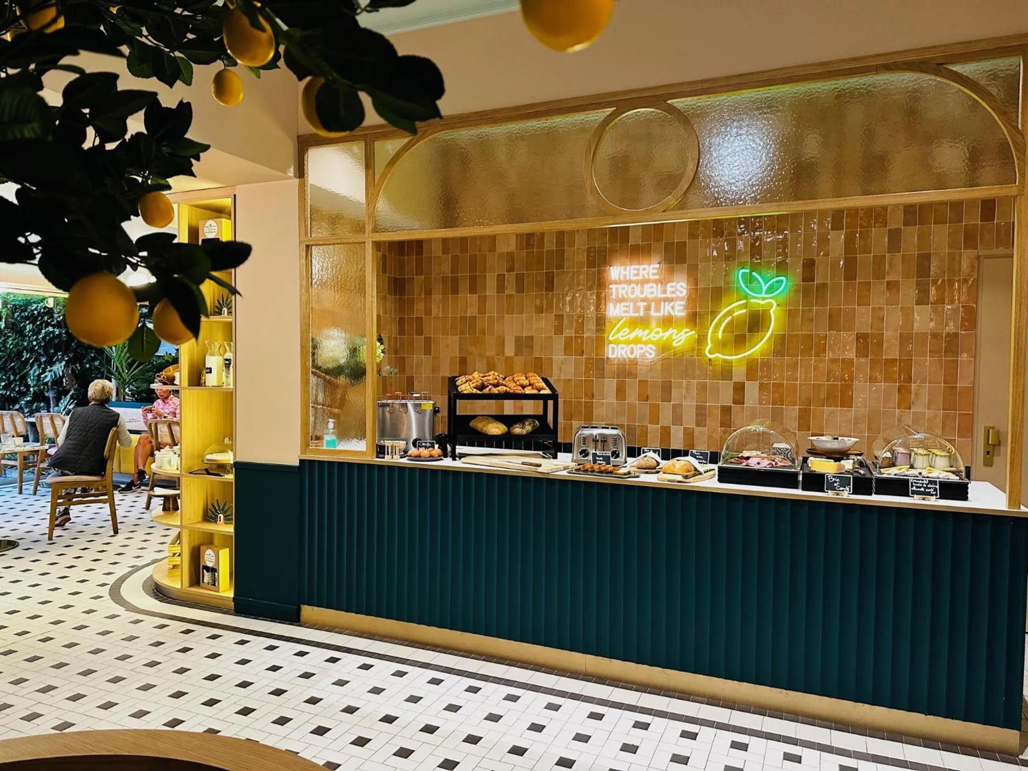 Food and drinks in Hôtel De Londres