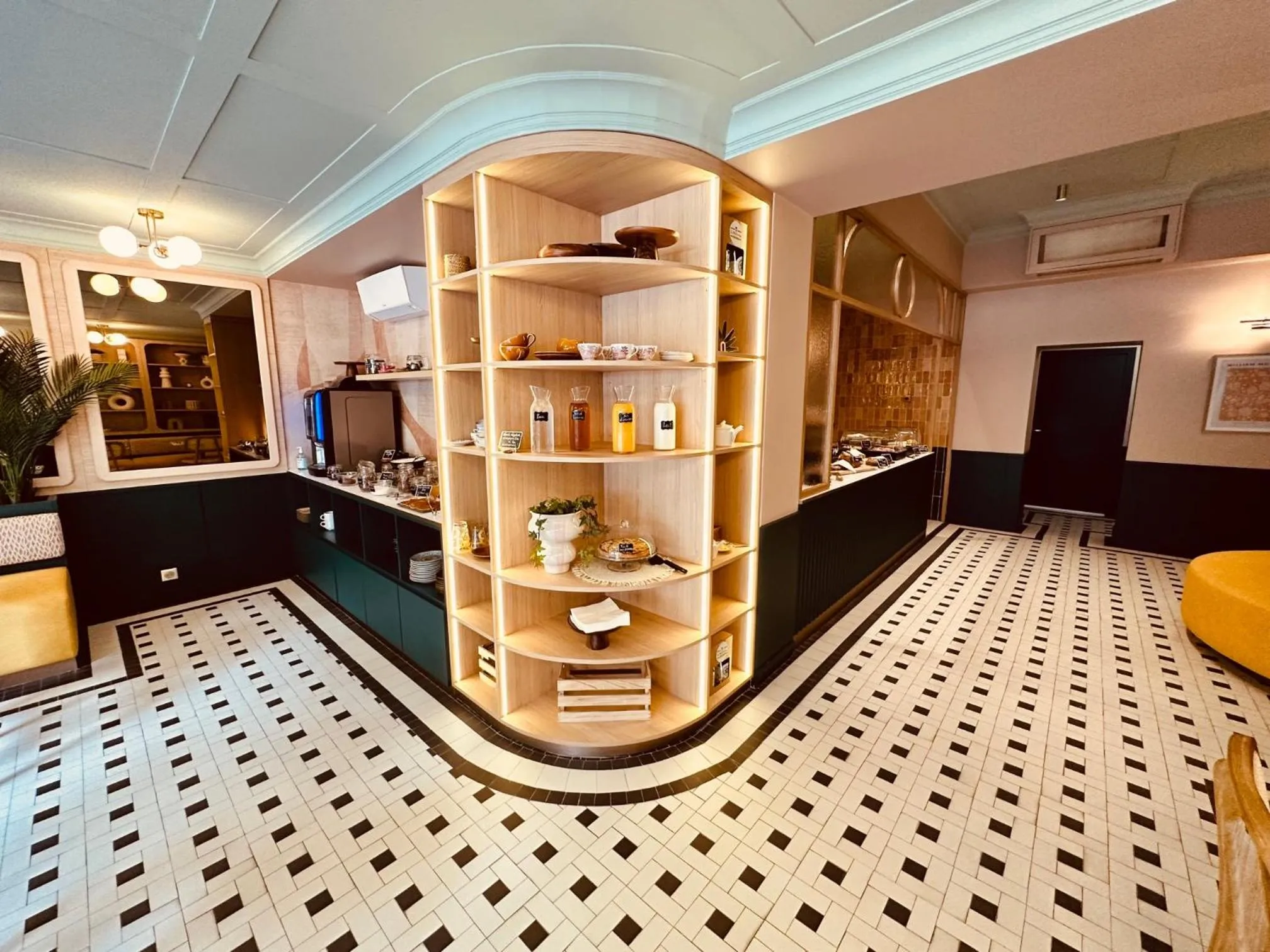 Food and drinks in Hôtel De Londres