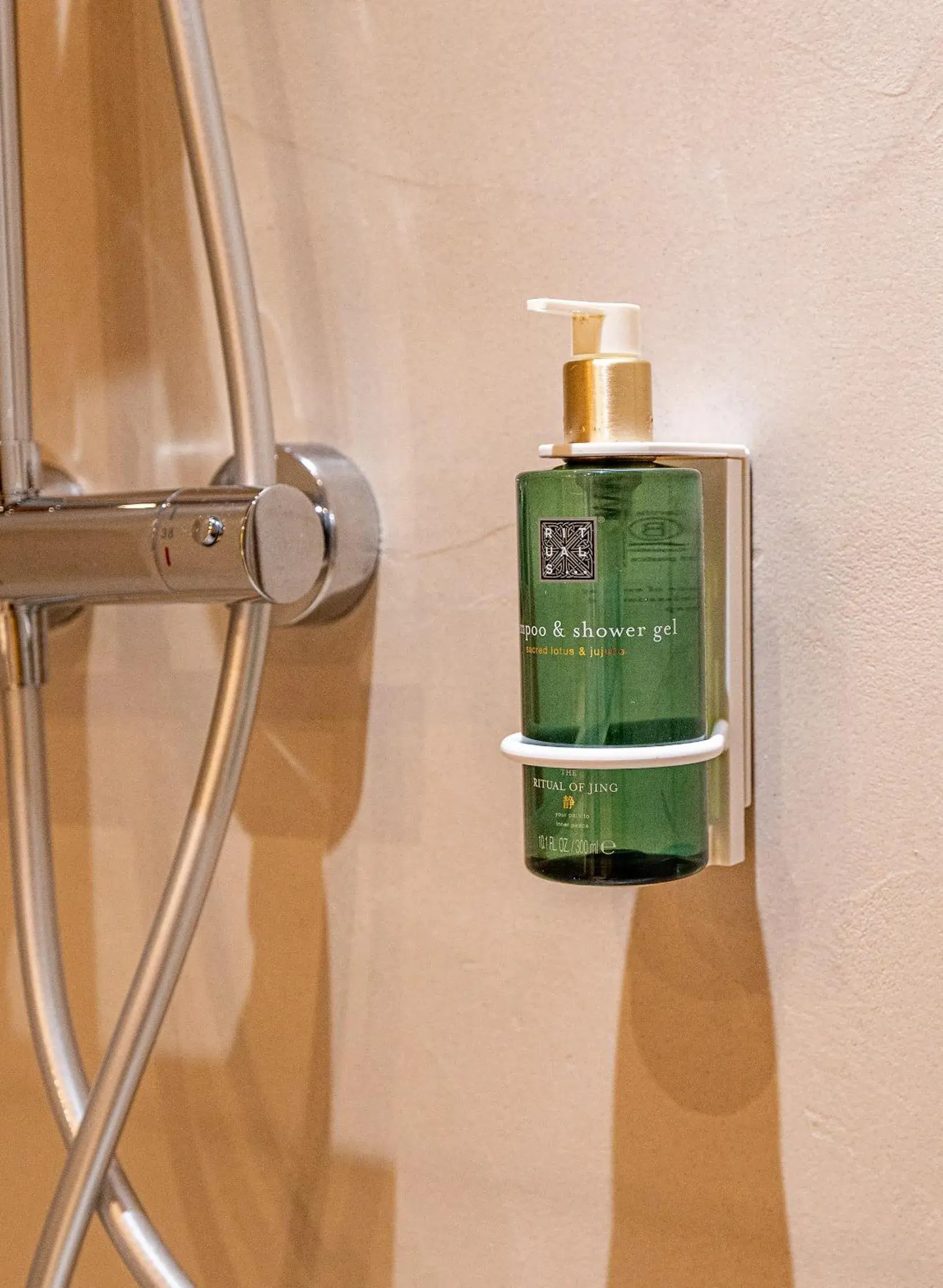 Junior Suite - single occupancy - Garden Side and Sea Side in Hôtel De Londres Junior Suite - single occupancy - Garden Side and Sea Side in Hôtel De Londres