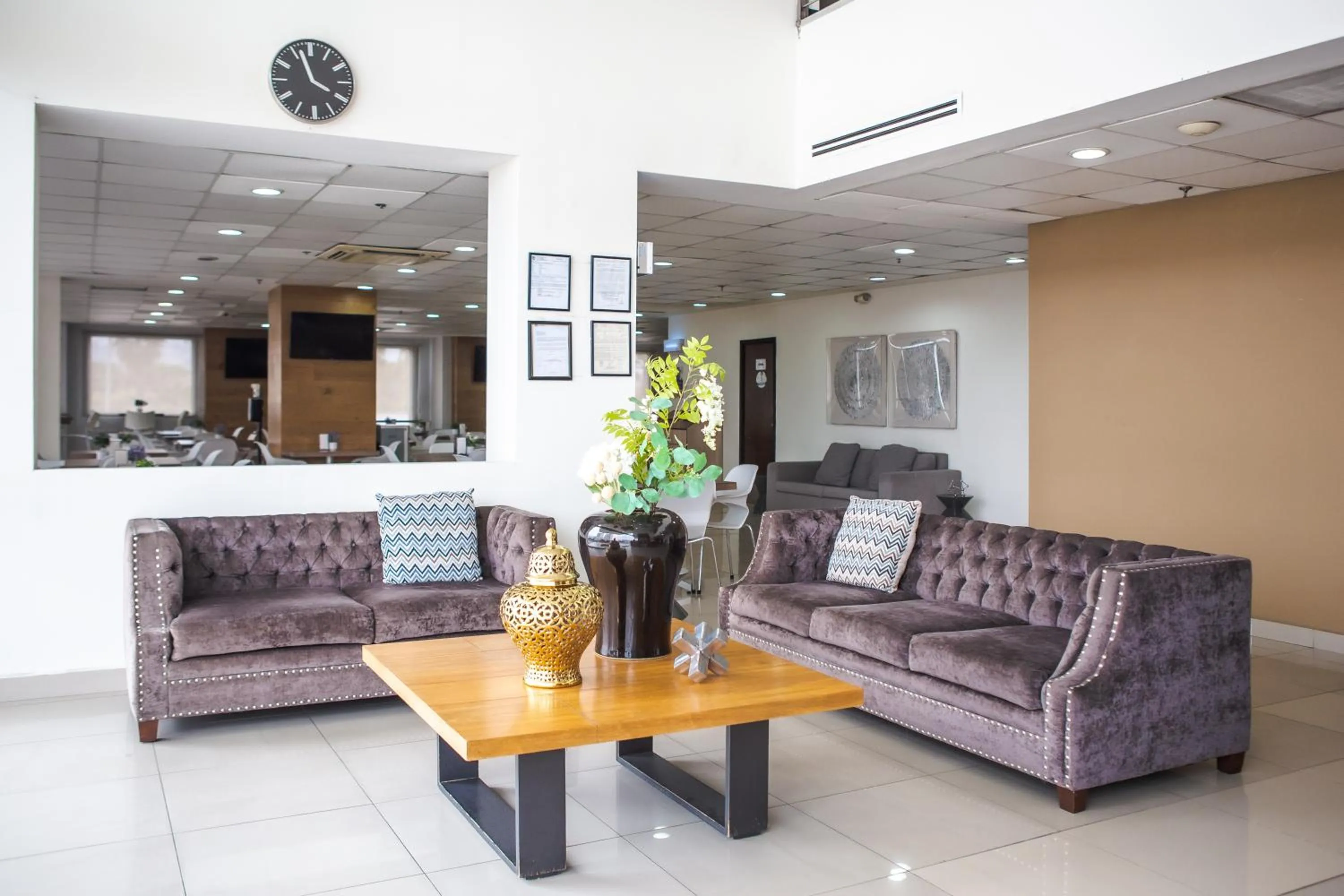 Living room in Sleep Inn Tijuana