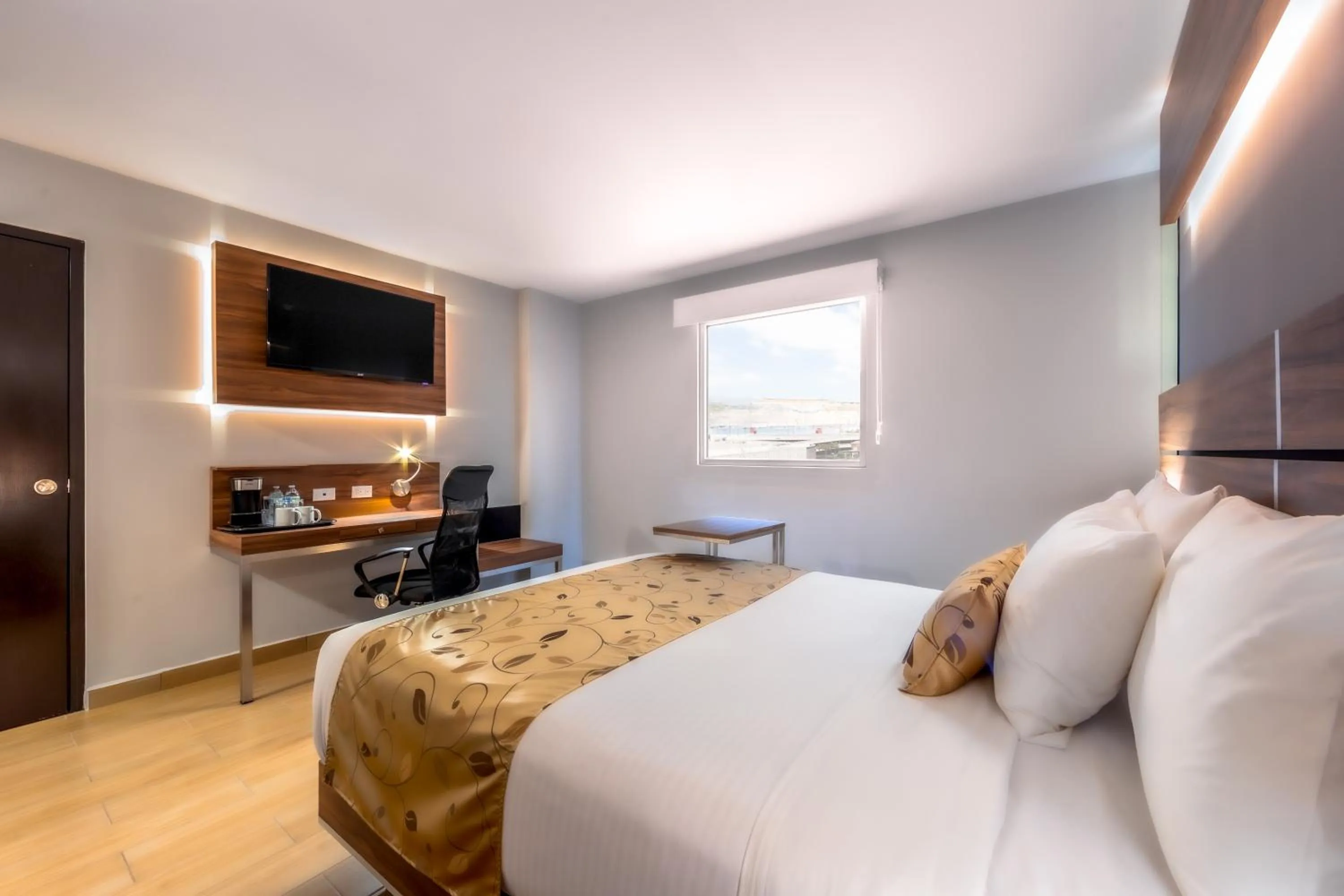 Photo of the whole room, Bed in Sleep Inn Tijuana