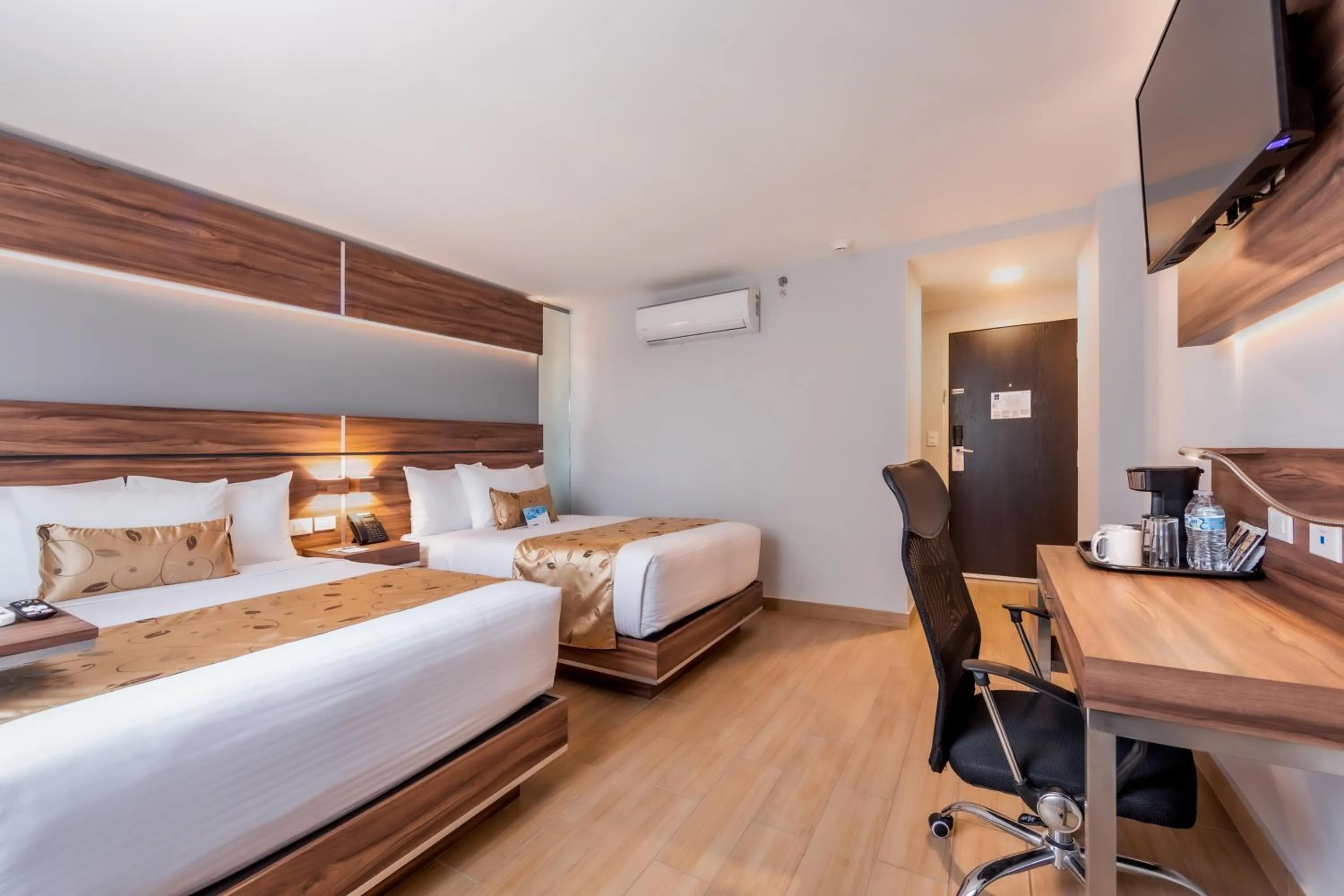 TV and multimedia, Bed in Sleep Inn Tijuana