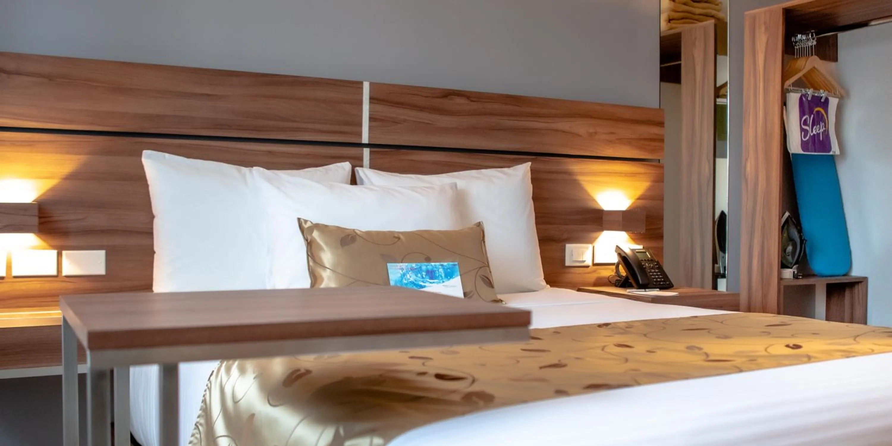 Bed in Sleep Inn Tijuana