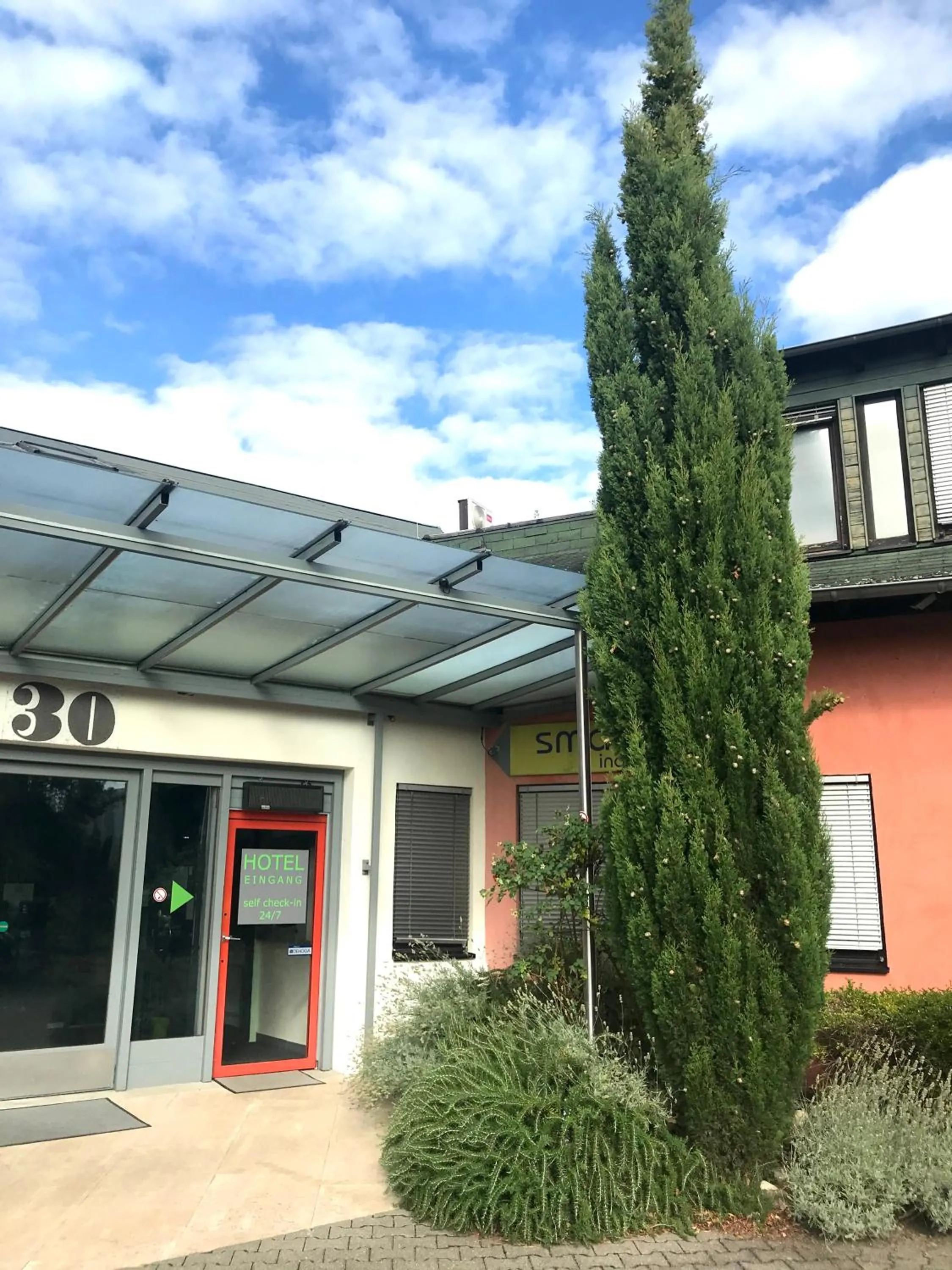 Property building in Smarthotel Ingelheim