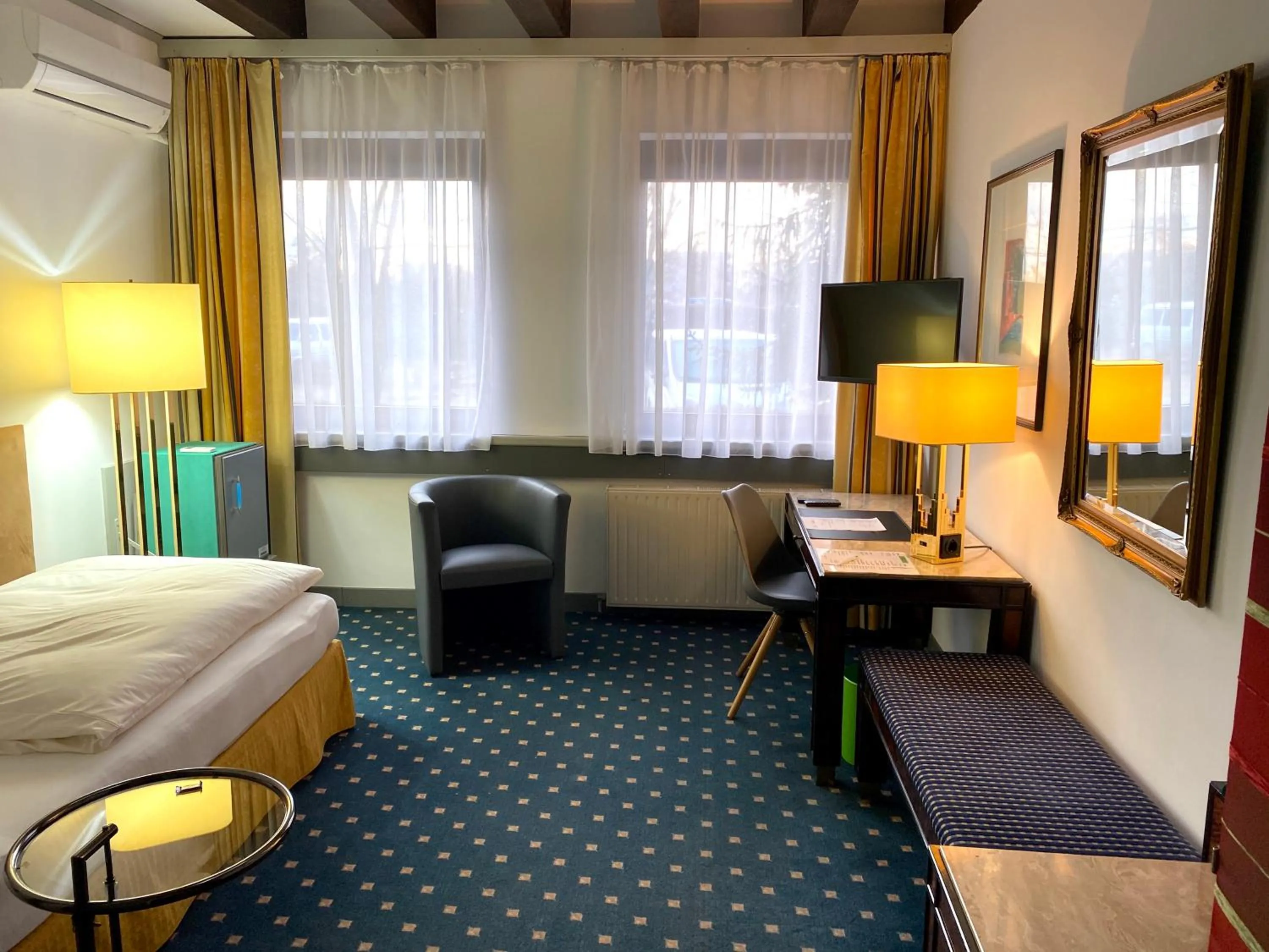 Photo of the whole room, Bed in Smarthotel Ingelheim