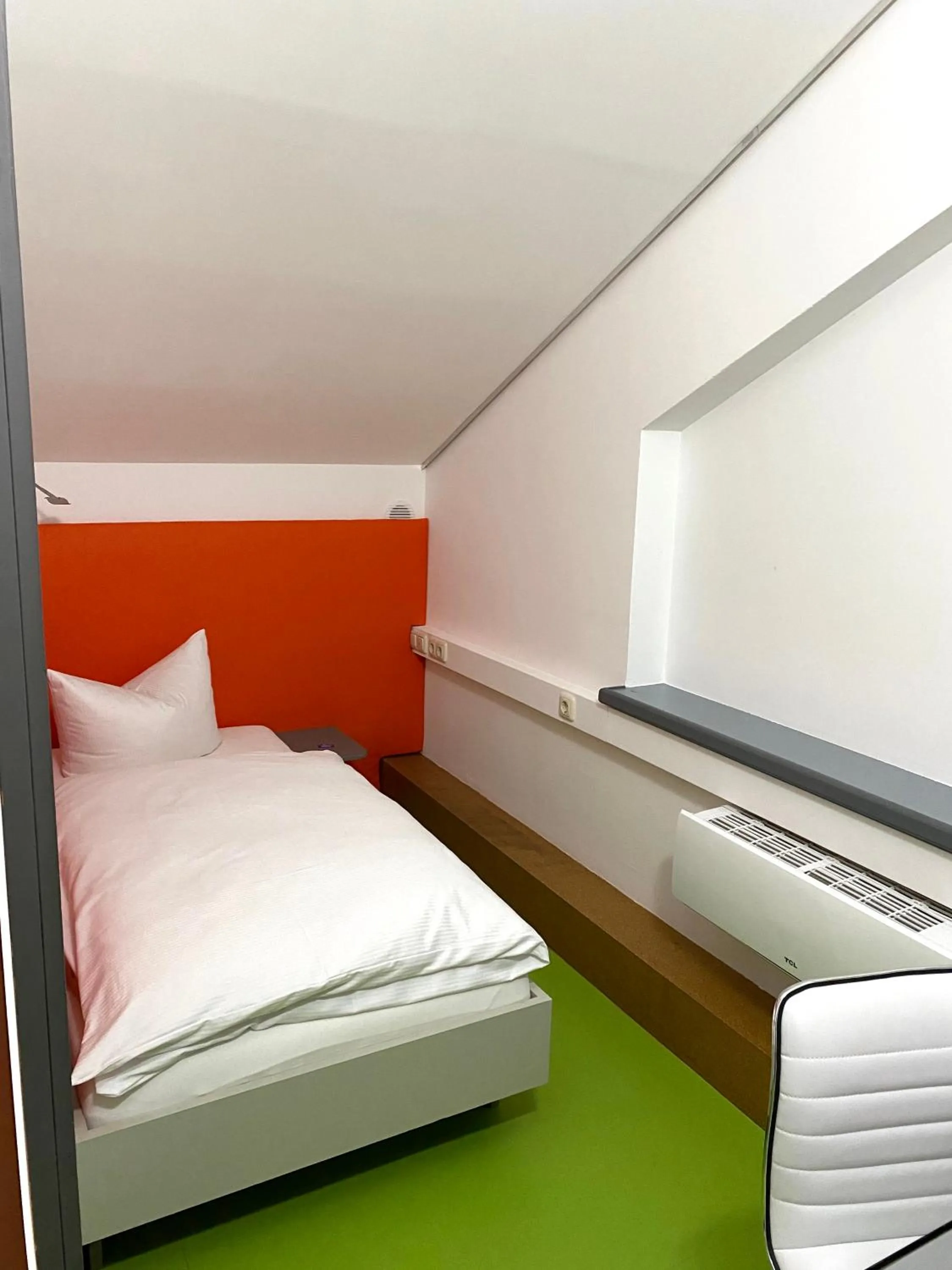 Bedroom, Bed in Smarthotel Ingelheim