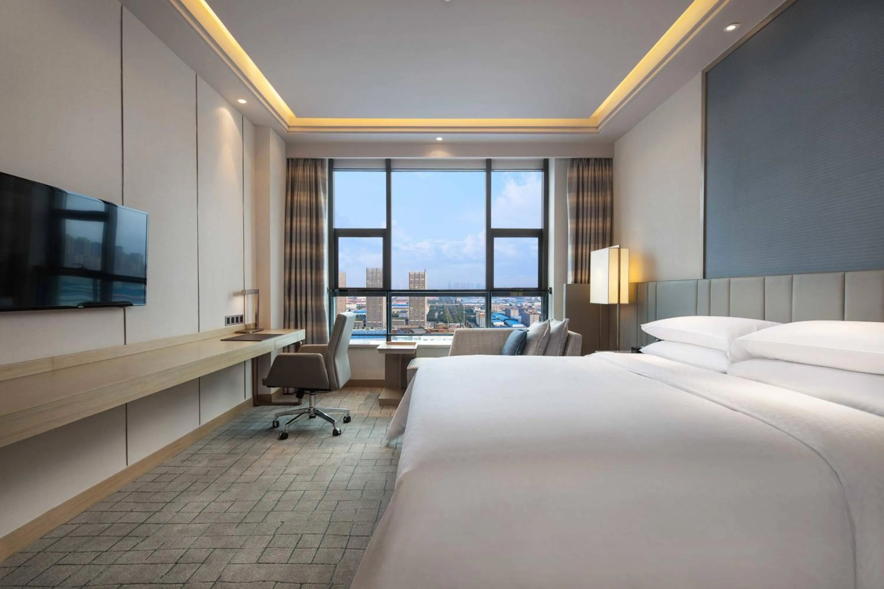 Photo of the whole room, Bed in Four Points by Sheraton Hefei, Baohe