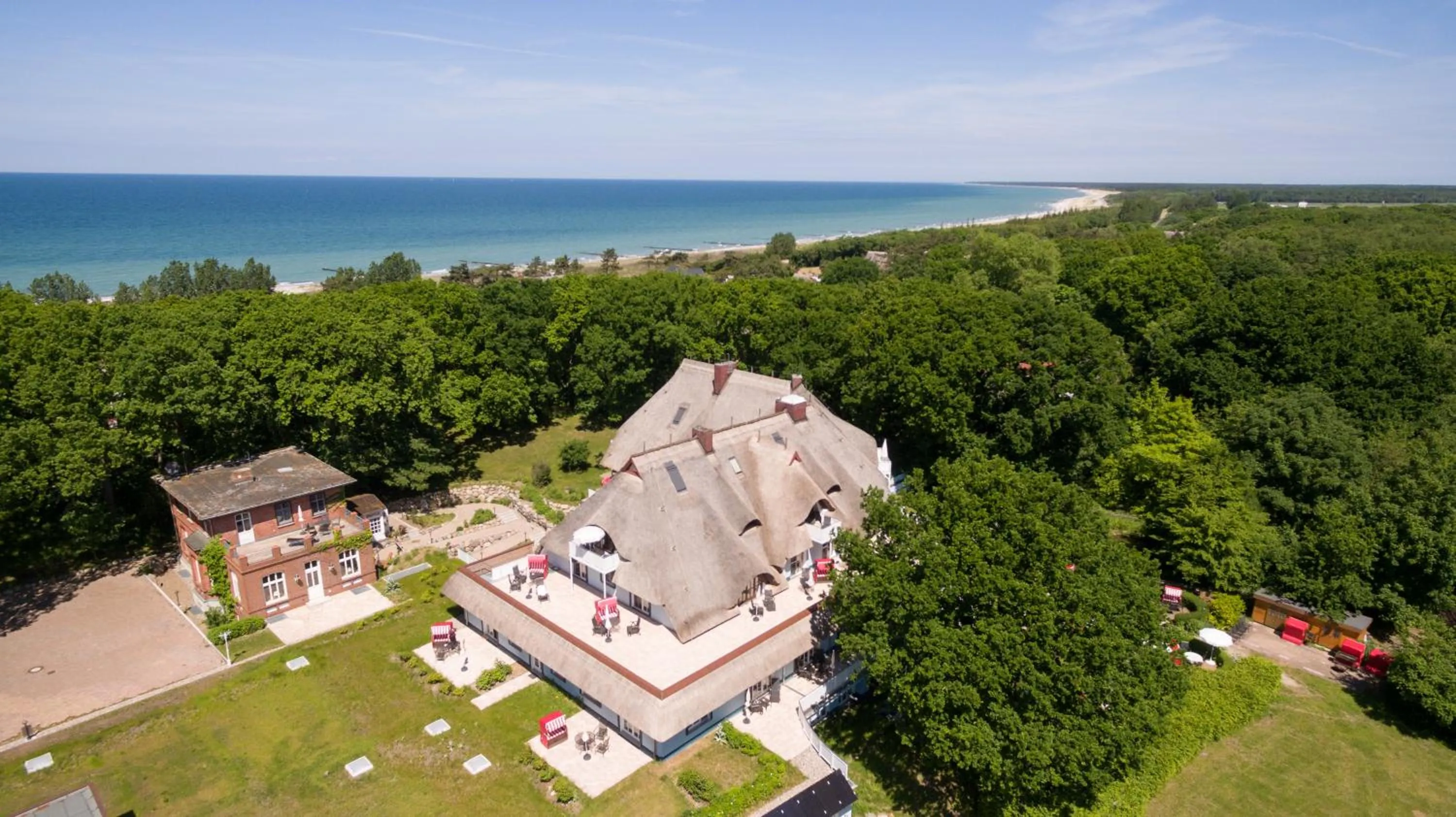 Property building in Romantik Hotel Fischerwiege