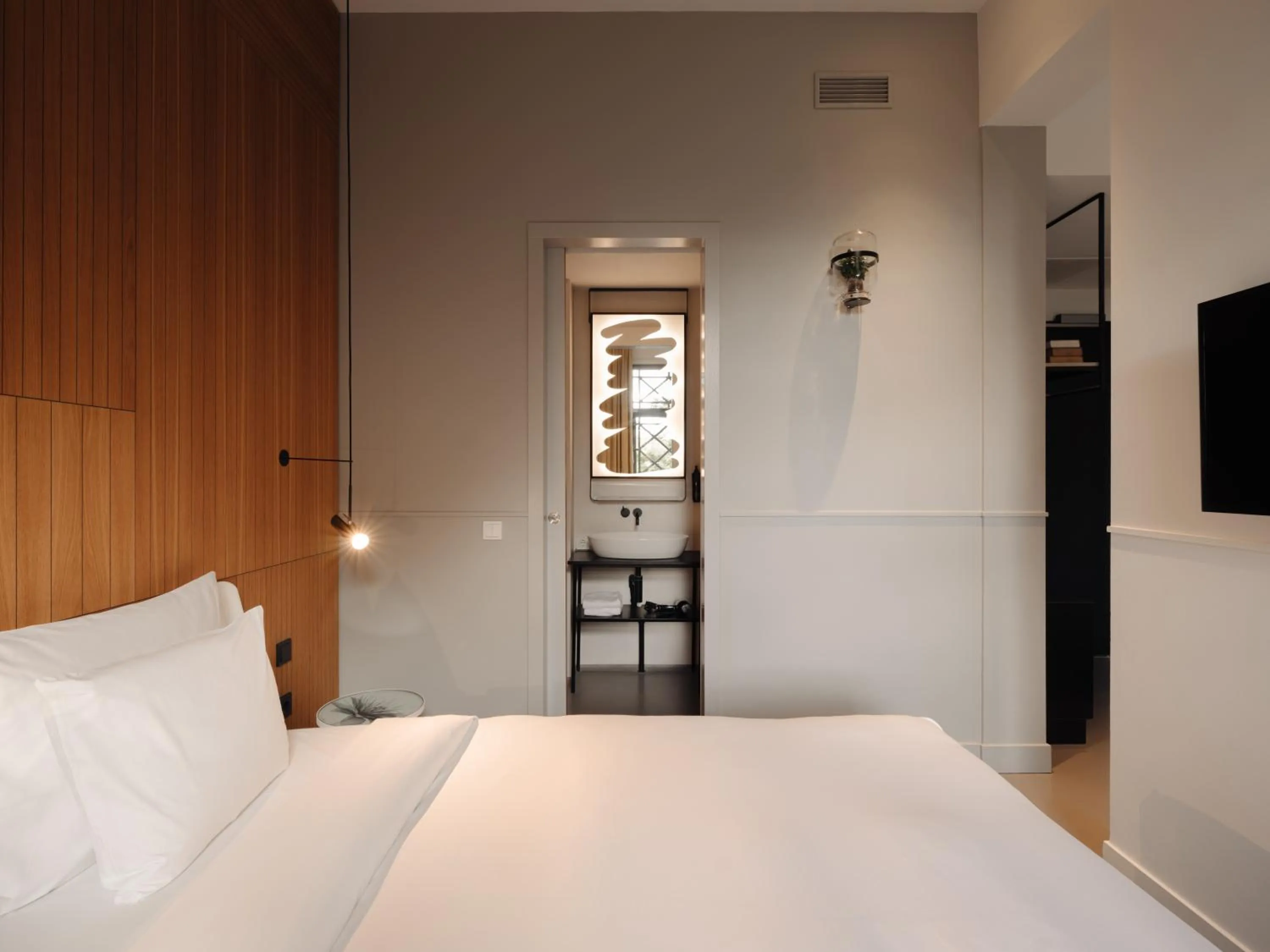 Bed in Conscious Hotel Westerpark