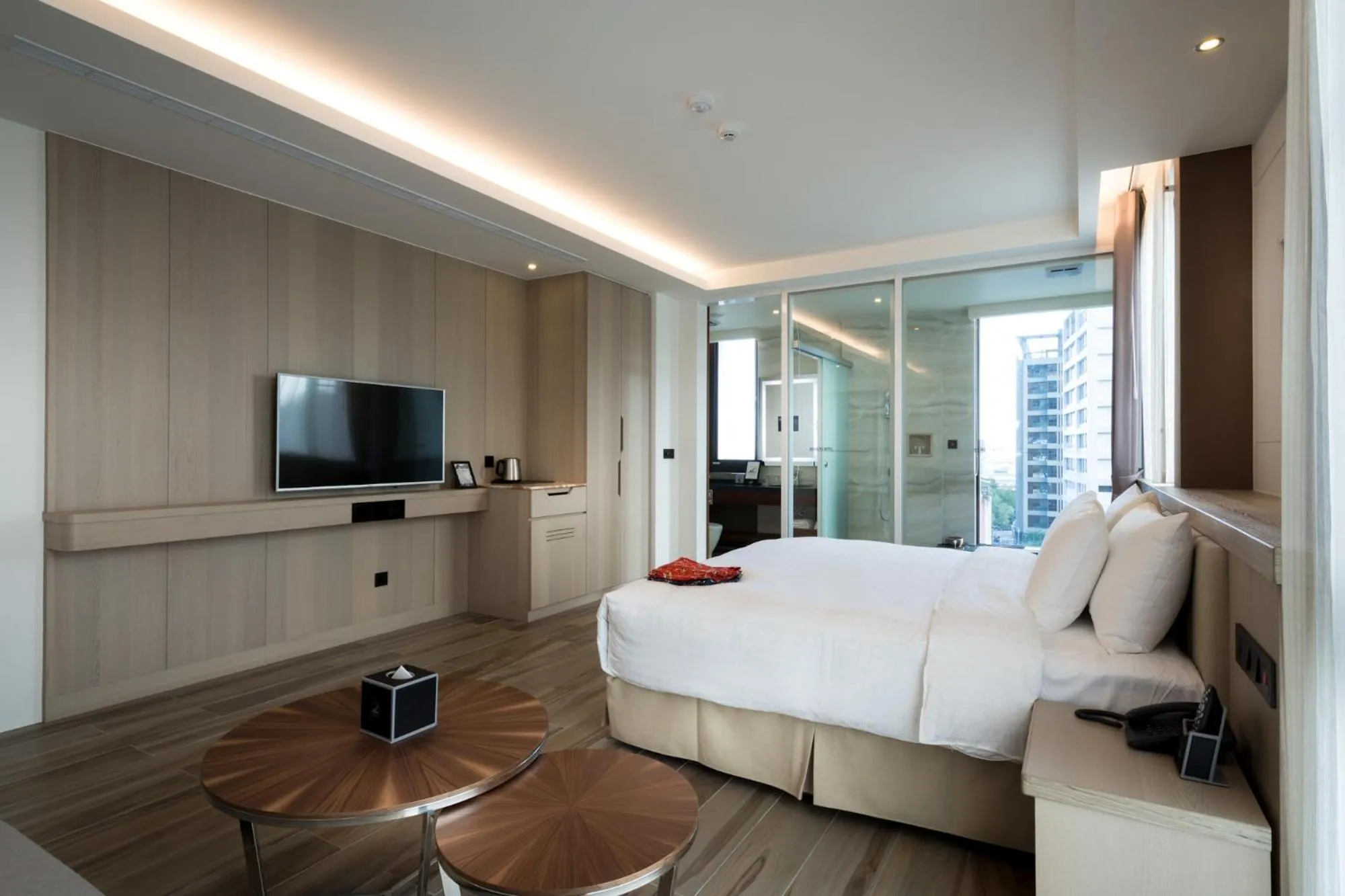 Toilet, Bed in Hsing Fu Hot Spring Hotel