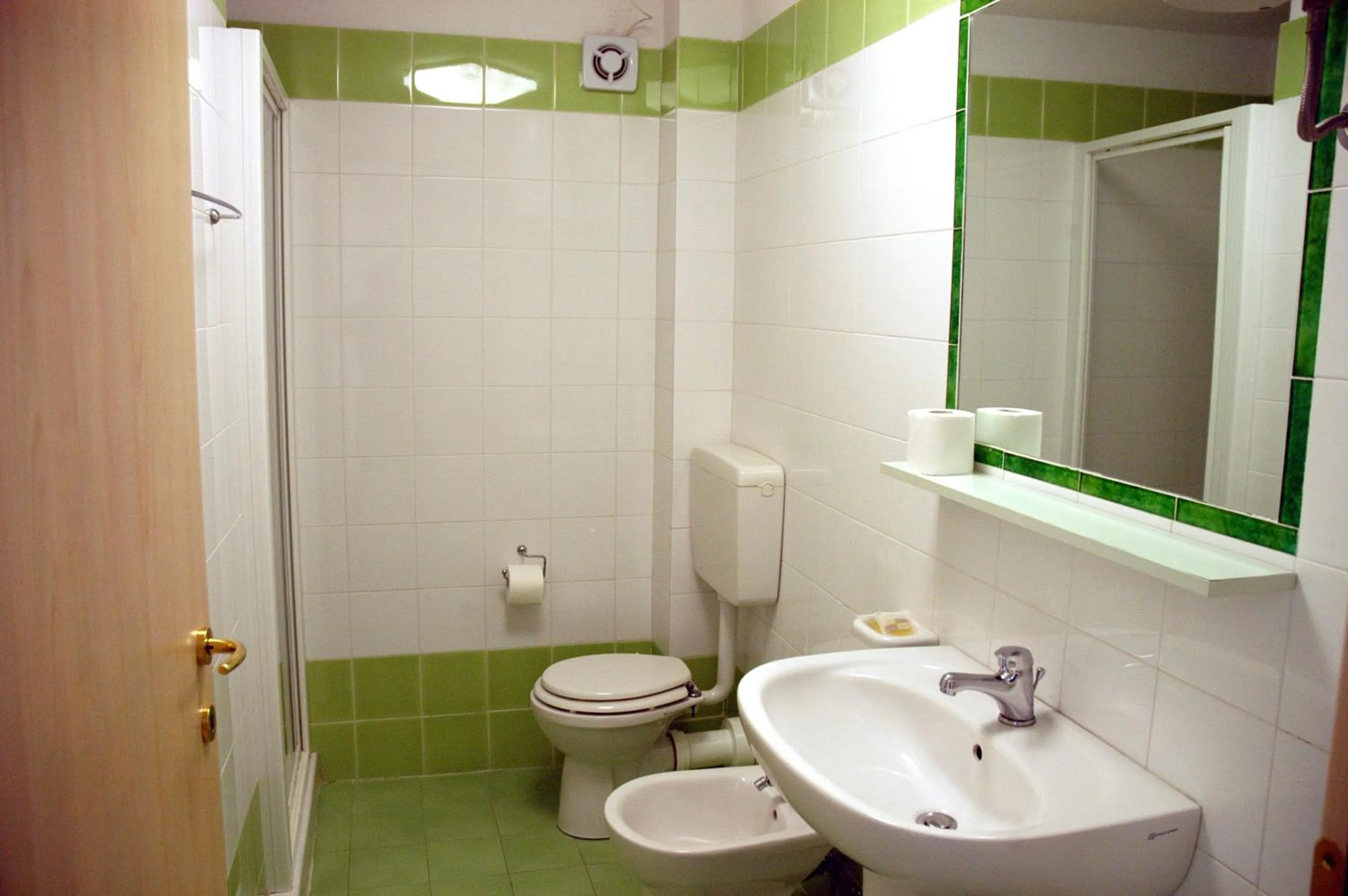 Bathroom in Long Beach Village Residence on the sea with private beach included