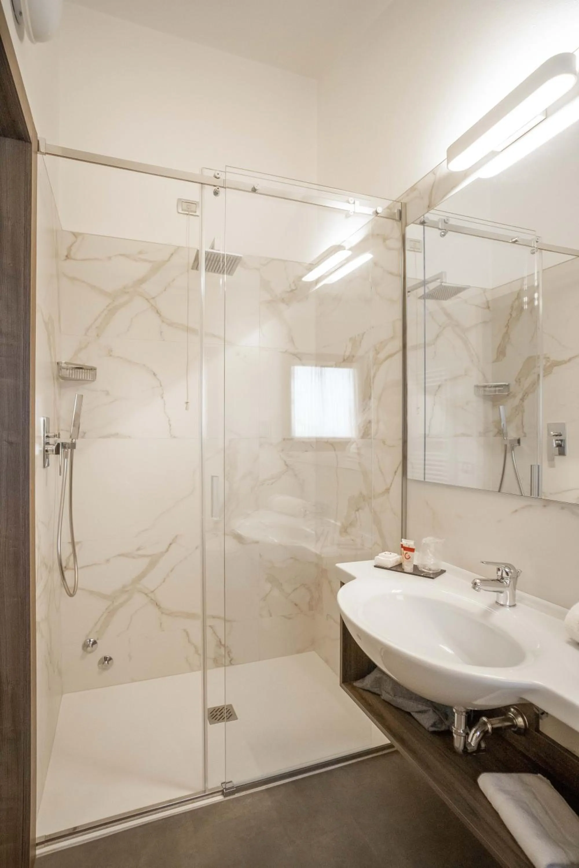 Shower in Hotel Guerro