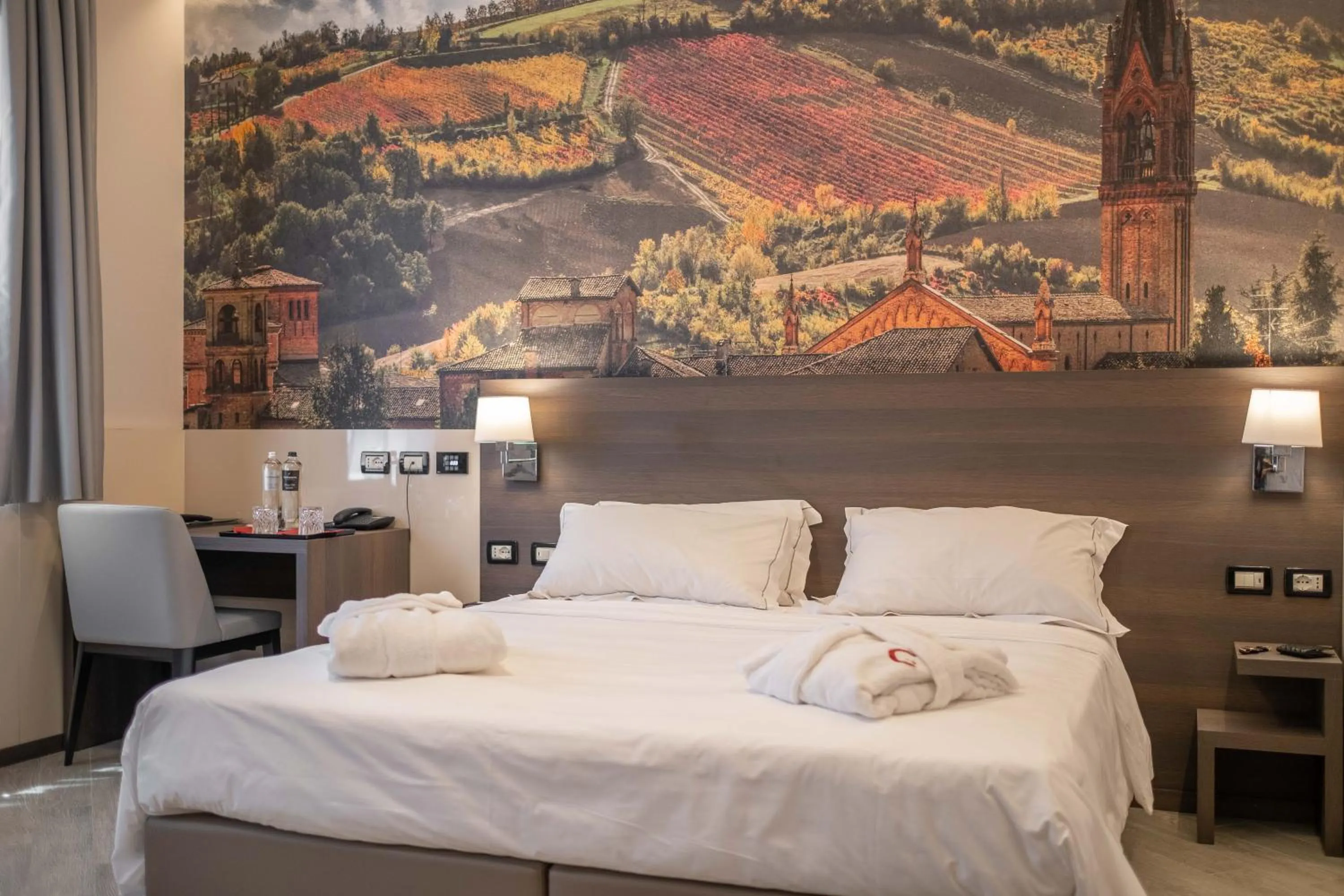 Shower, Bed in Hotel Guerro