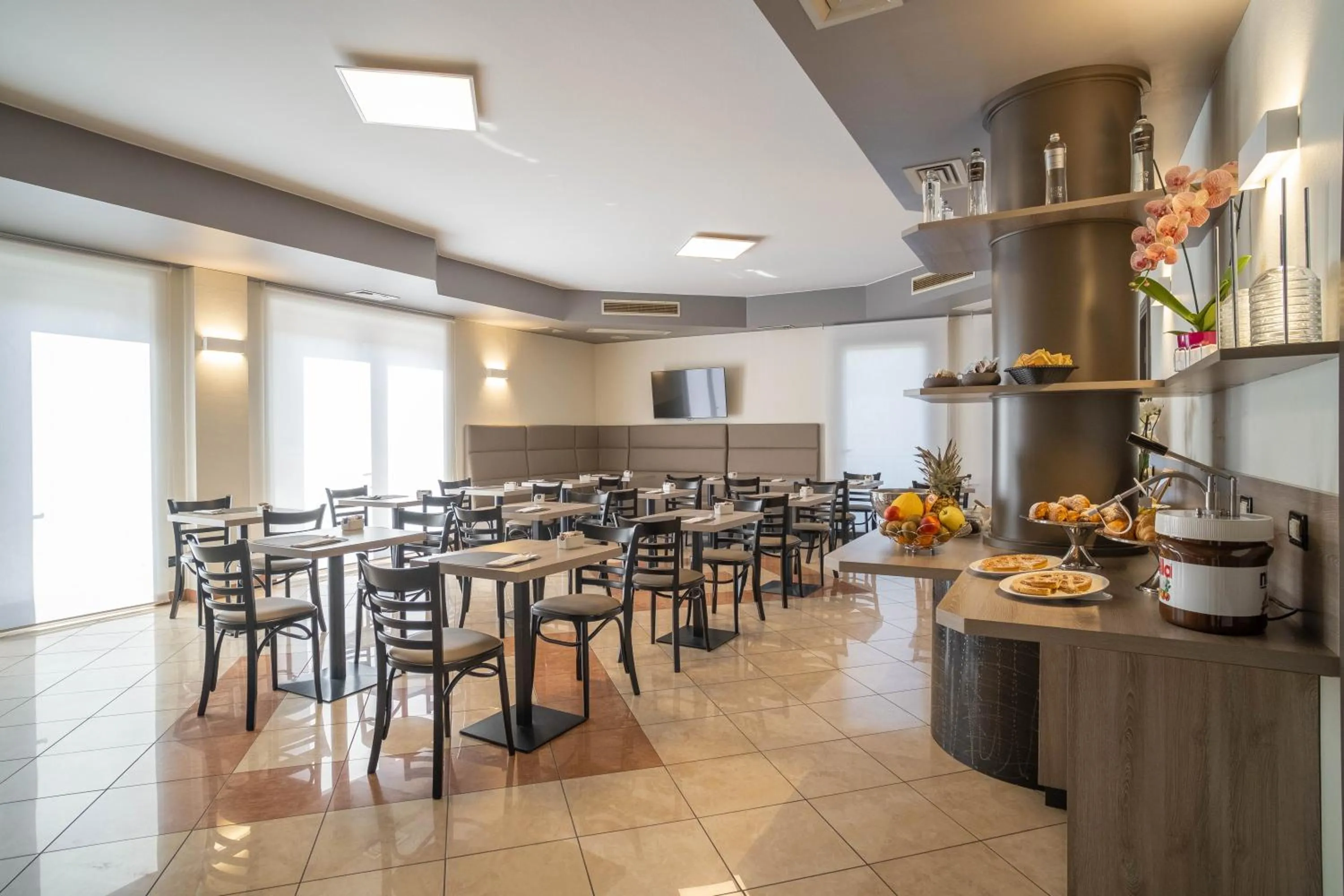 Restaurant/places to eat in Hotel Guerro