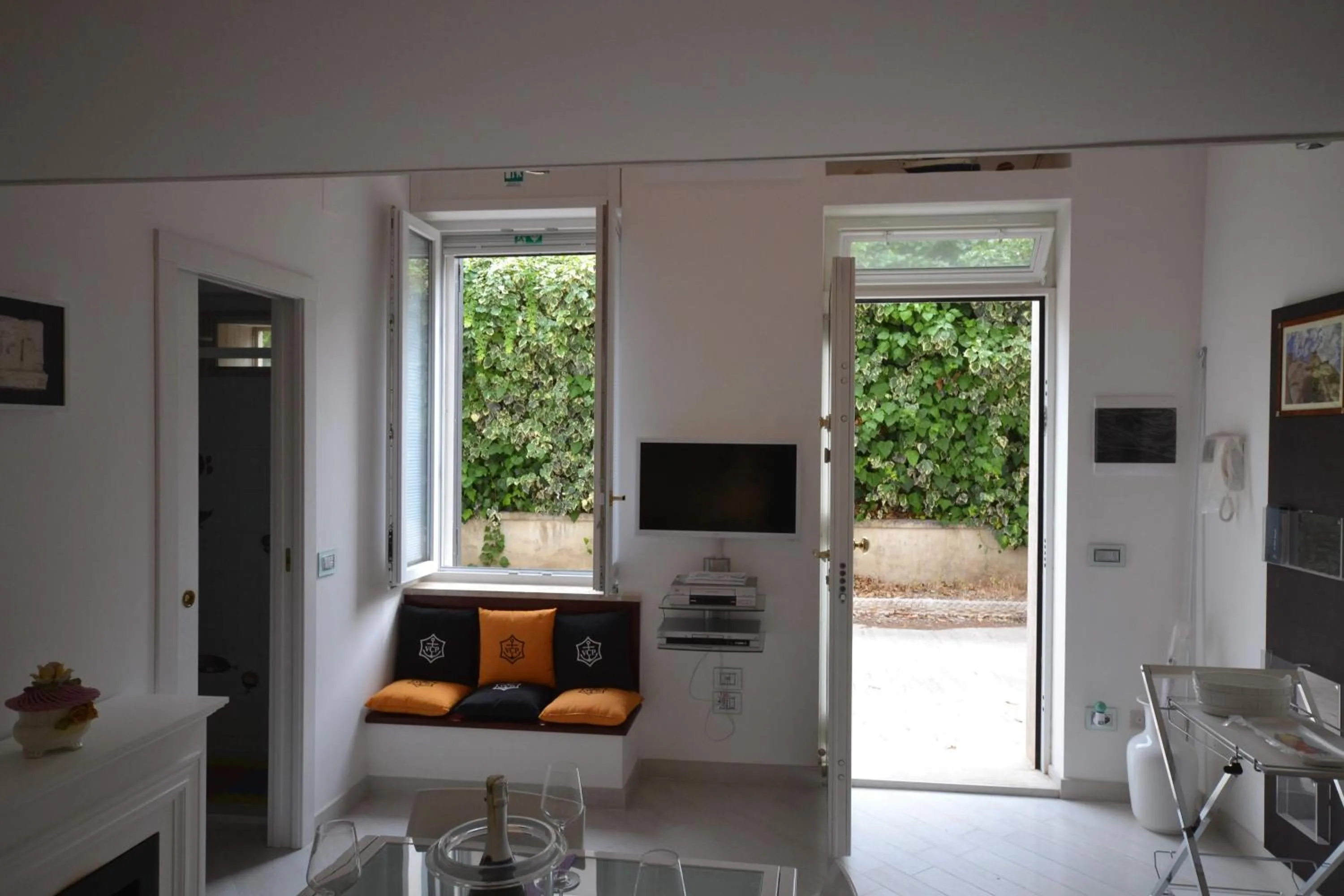 Facade/entrance in Golden Bay