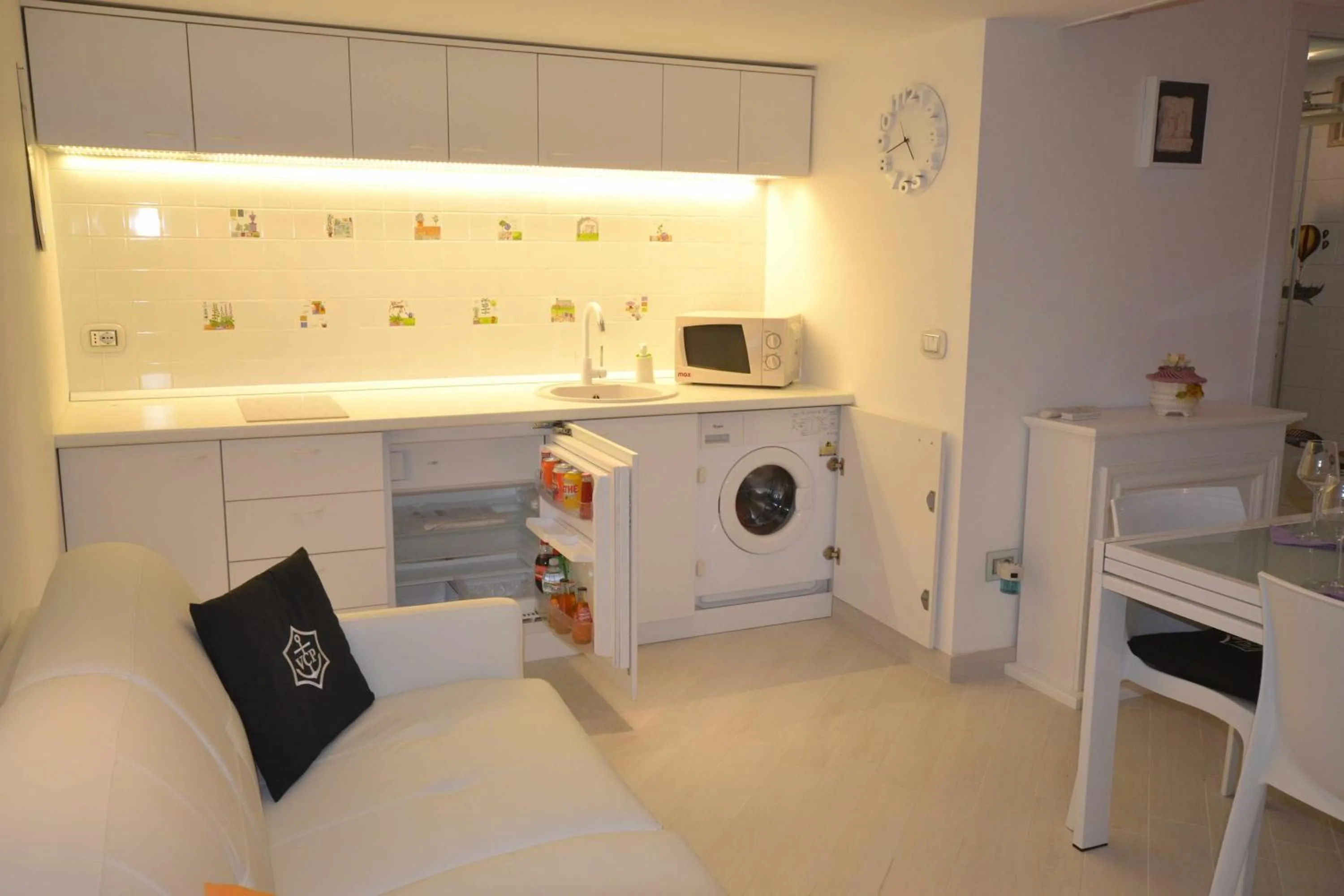 Kitchen or kitchenette in Golden Bay