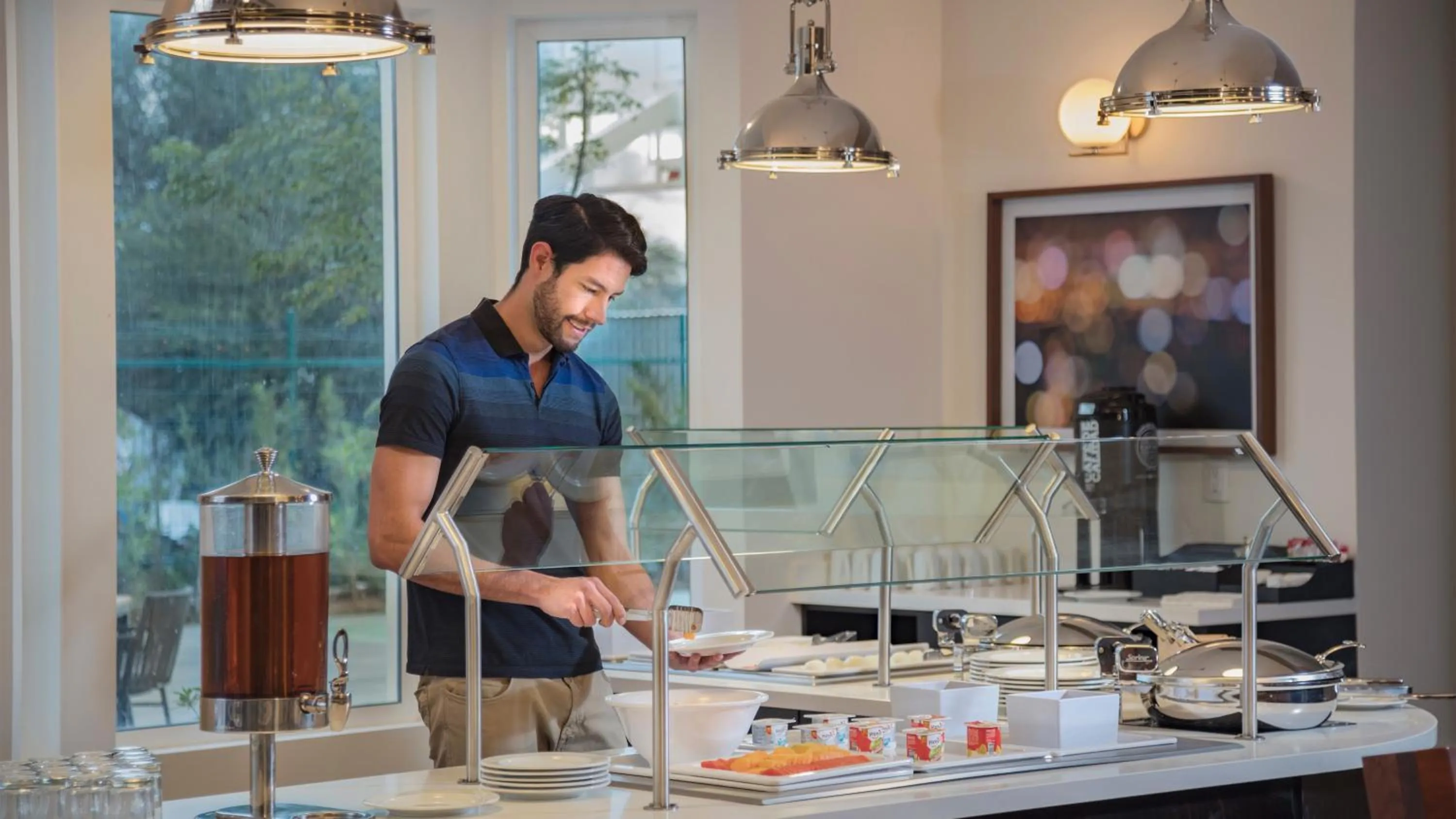 Restaurant/places to eat in Staybridge Suites - Irapuato by IHG