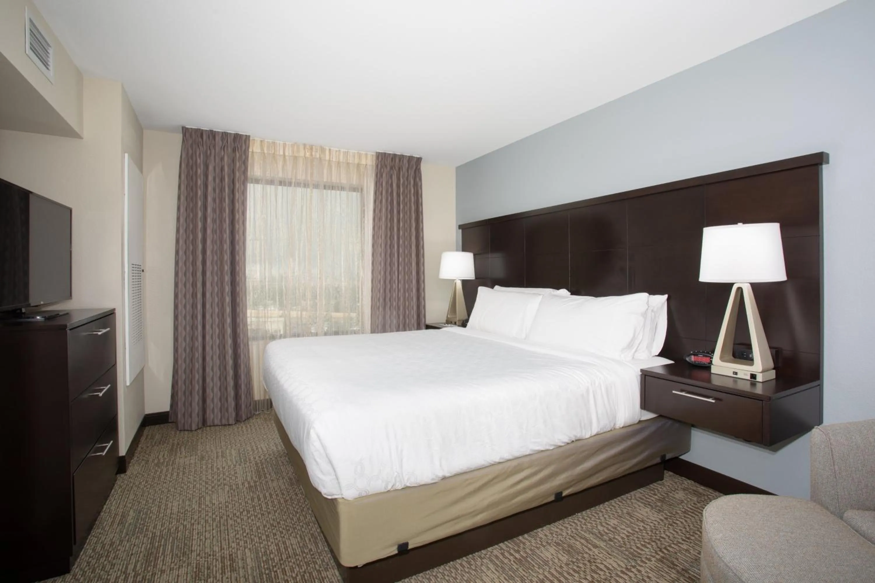 Photo of the whole room, Bed in Staybridge Suites Denver South - Highlands Ranch by IHG
