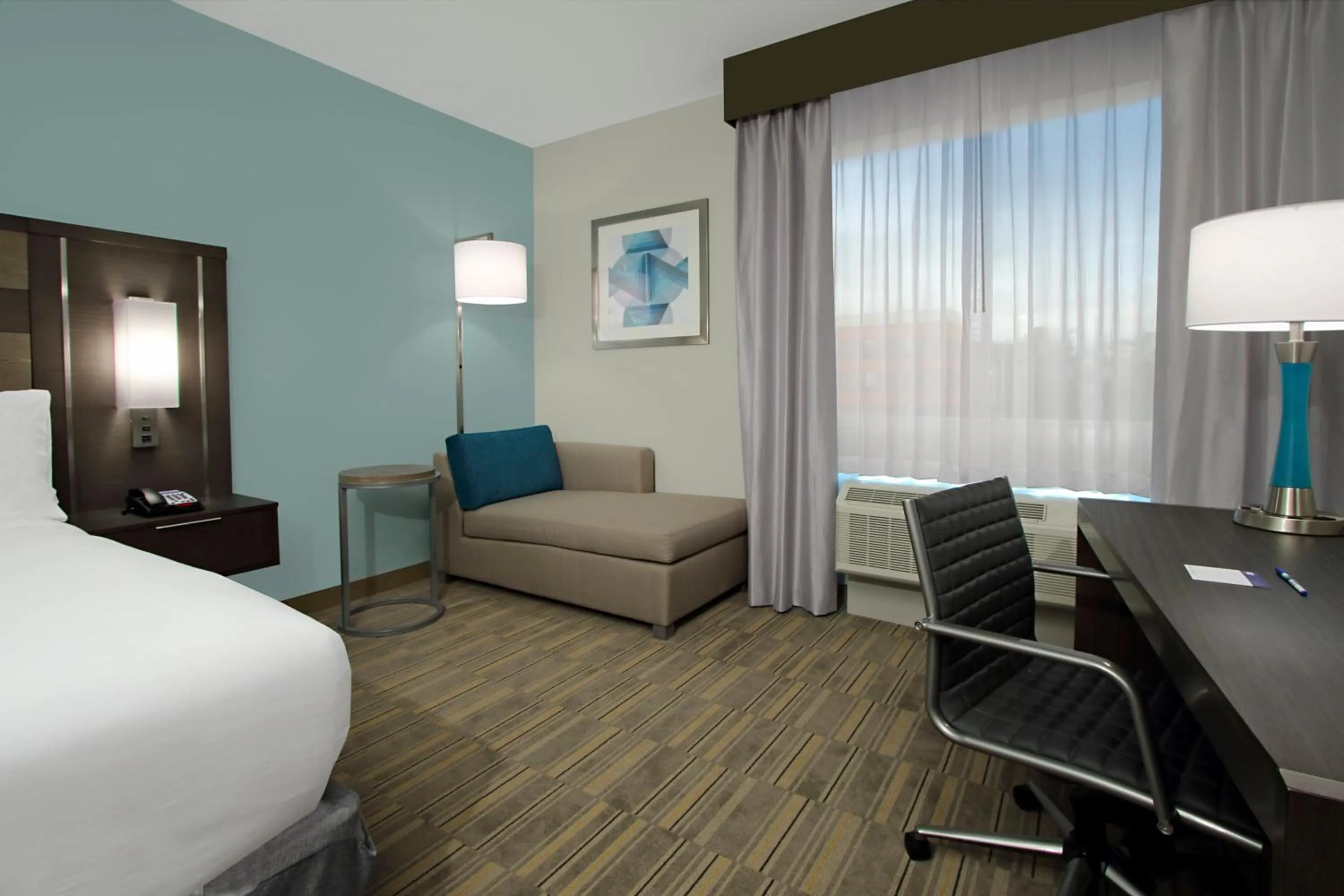 Photo of the whole room, Bed in Holiday Inn Express & Suites - Lake Charles South Casino Area by IHG