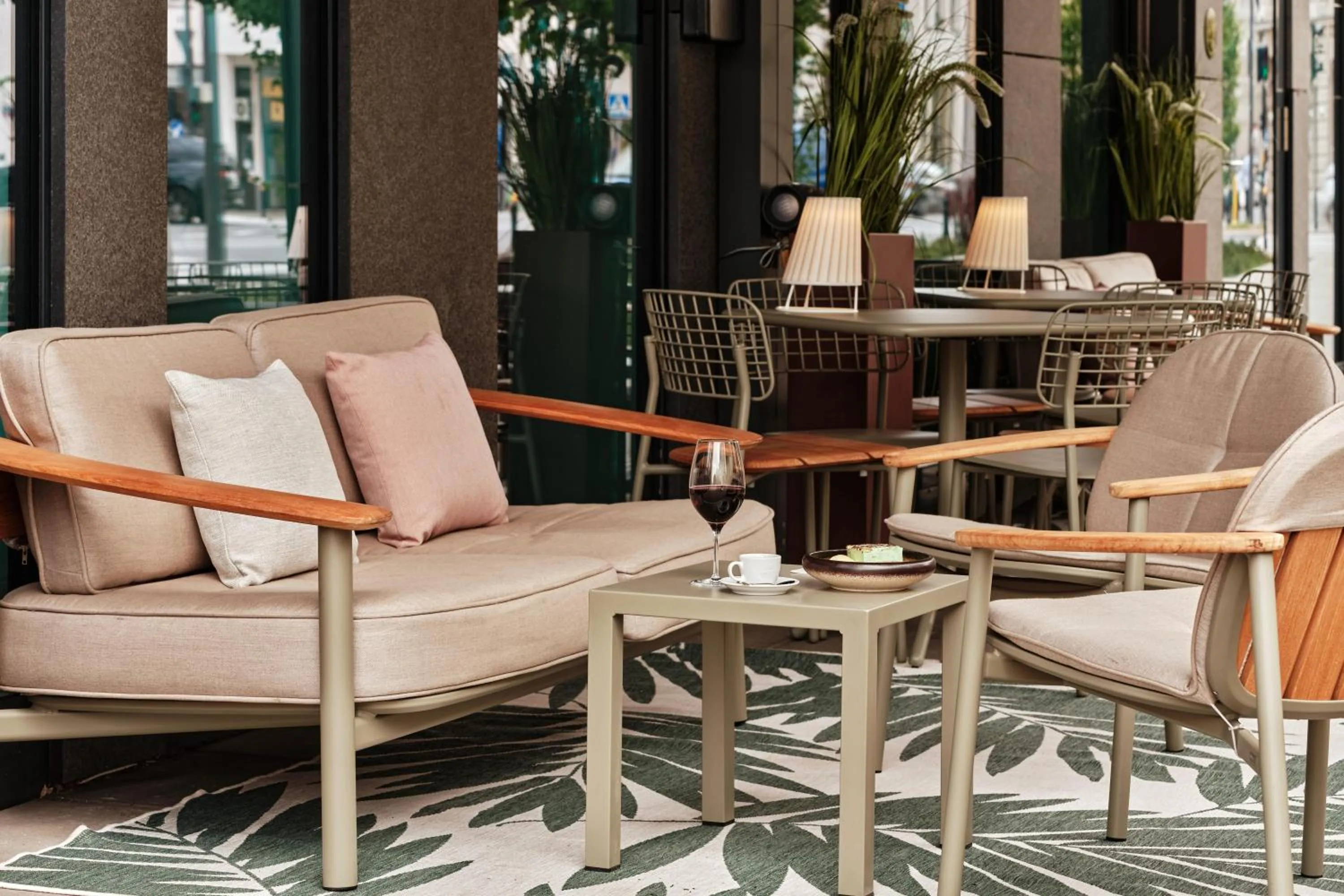 Patio in Holiday Inn - Warsaw City Centre by IHG