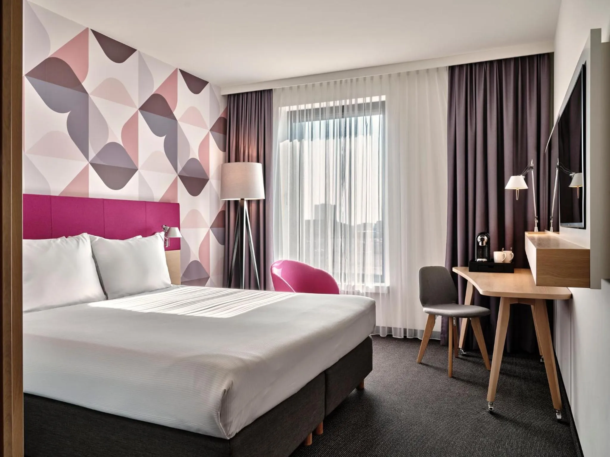 Photo of the whole room, Bed in Holiday Inn - Warsaw City Centre by IHG