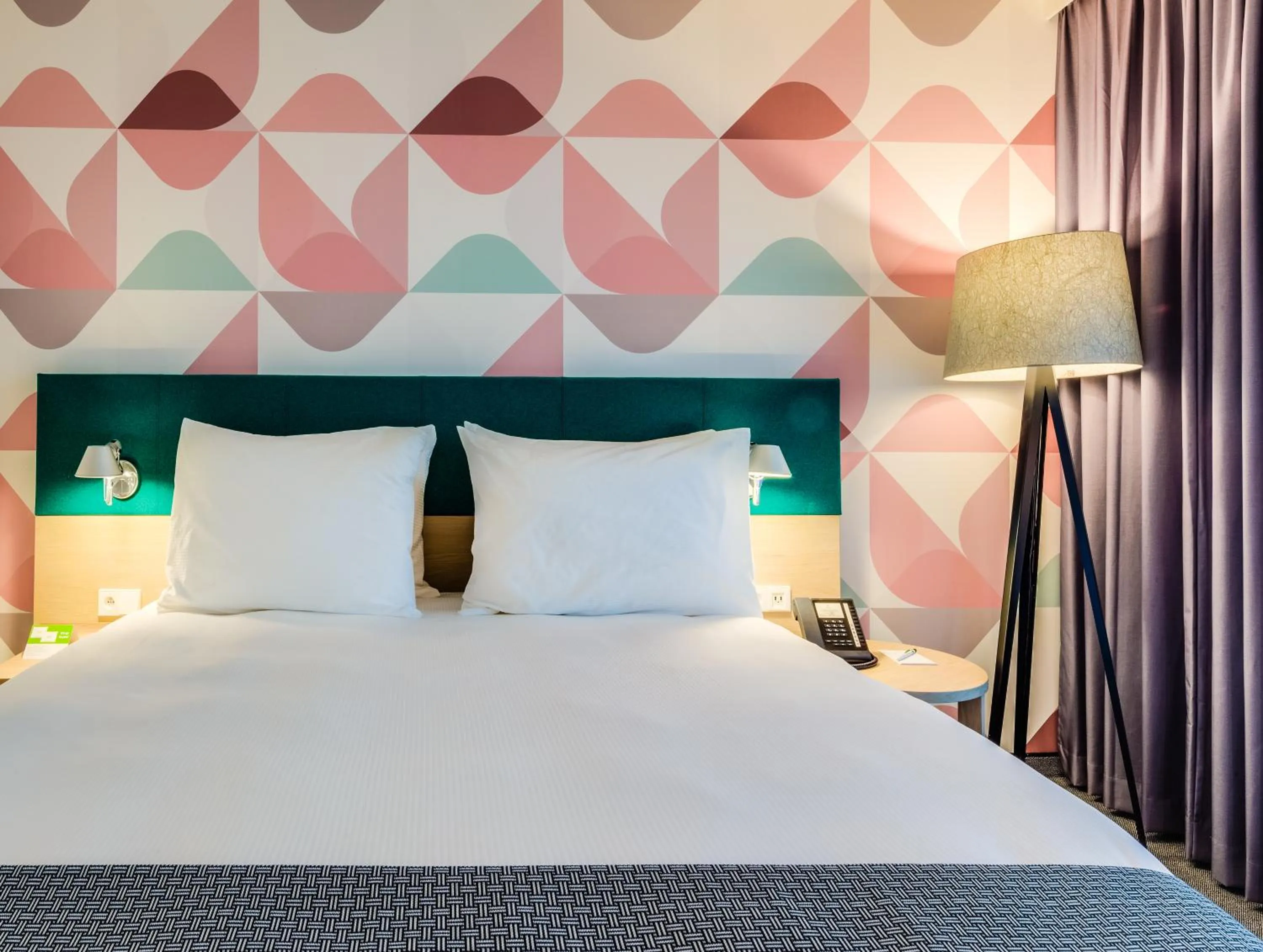 Bed in Holiday Inn - Warsaw City Centre by IHG