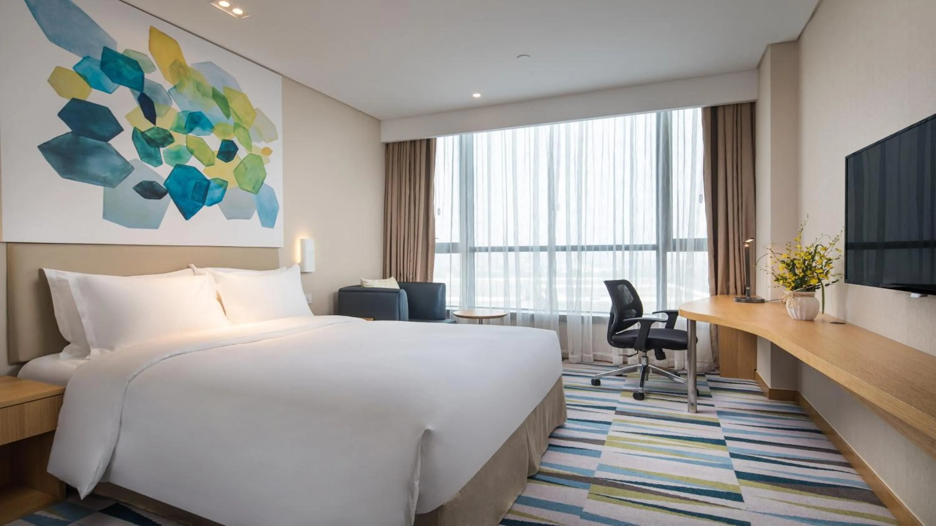 Photo of the whole room, Bed in Holiday Inn Express Suzhou Taihu Lake by IHG