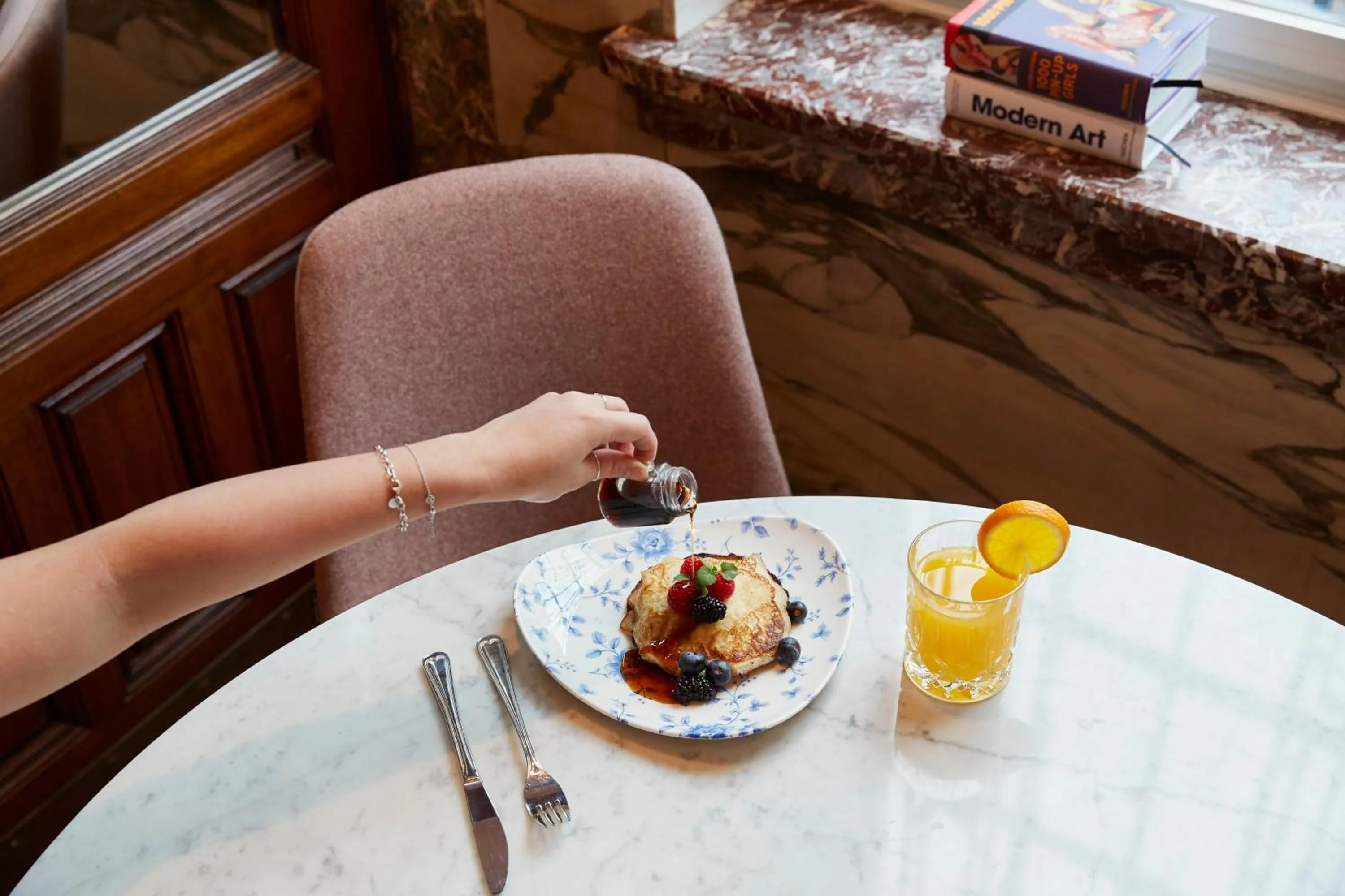 Food and drinks in Hotel Indigo The Hague - Palace Noordeinde by IHG