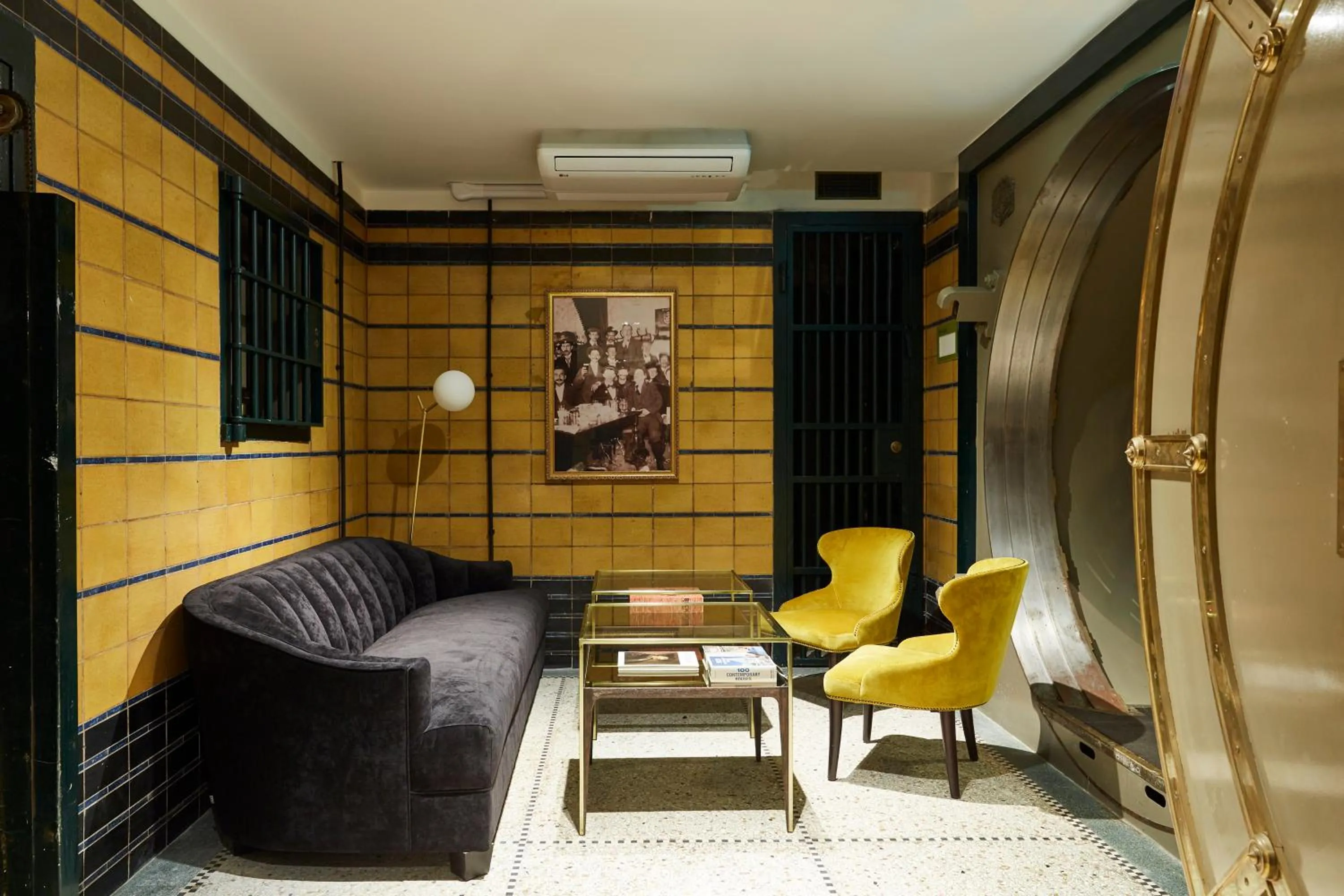 Lounge or bar in Hotel Indigo The Hague - Palace Noordeinde by IHG