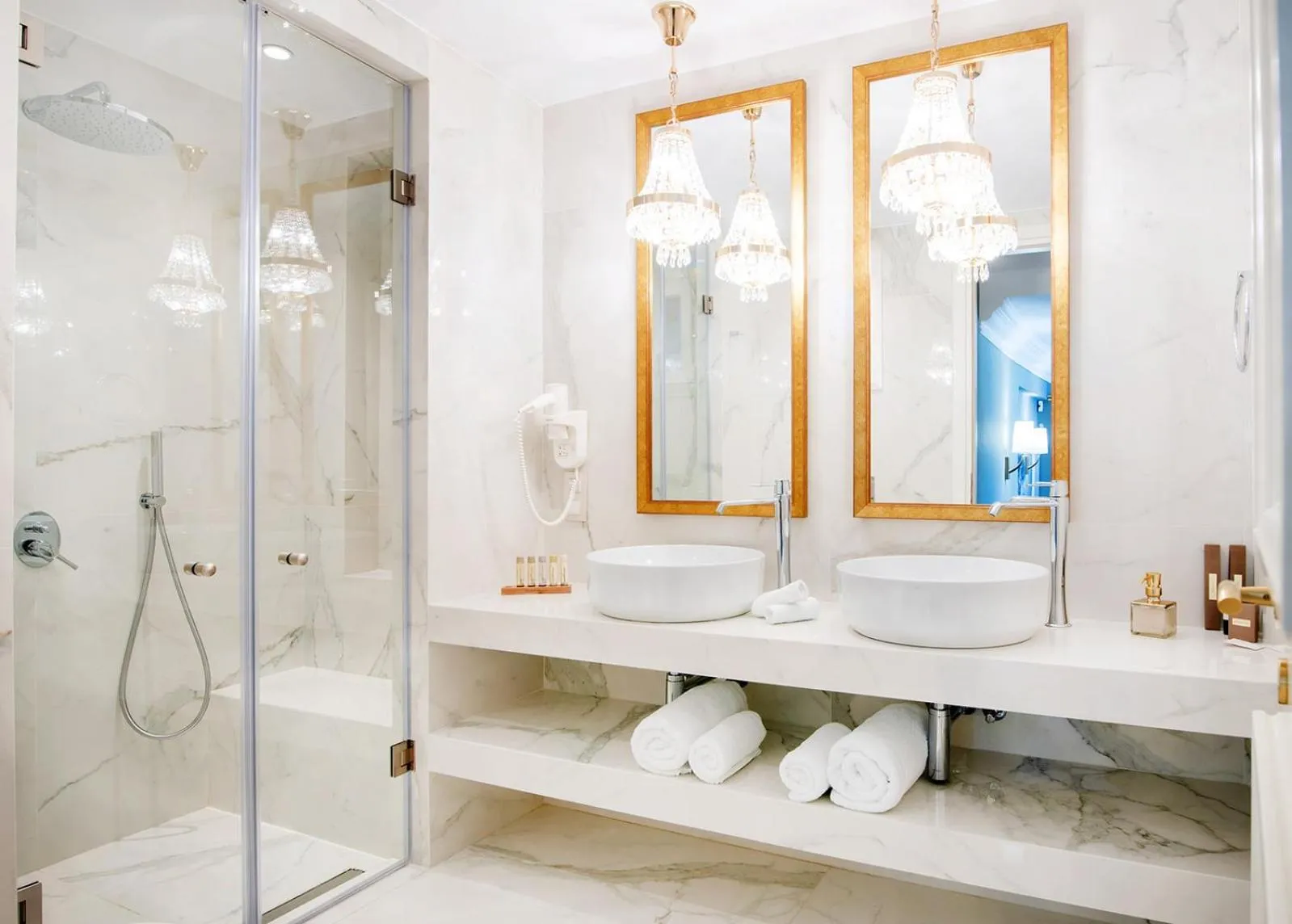 Bathroom in Irida Parga