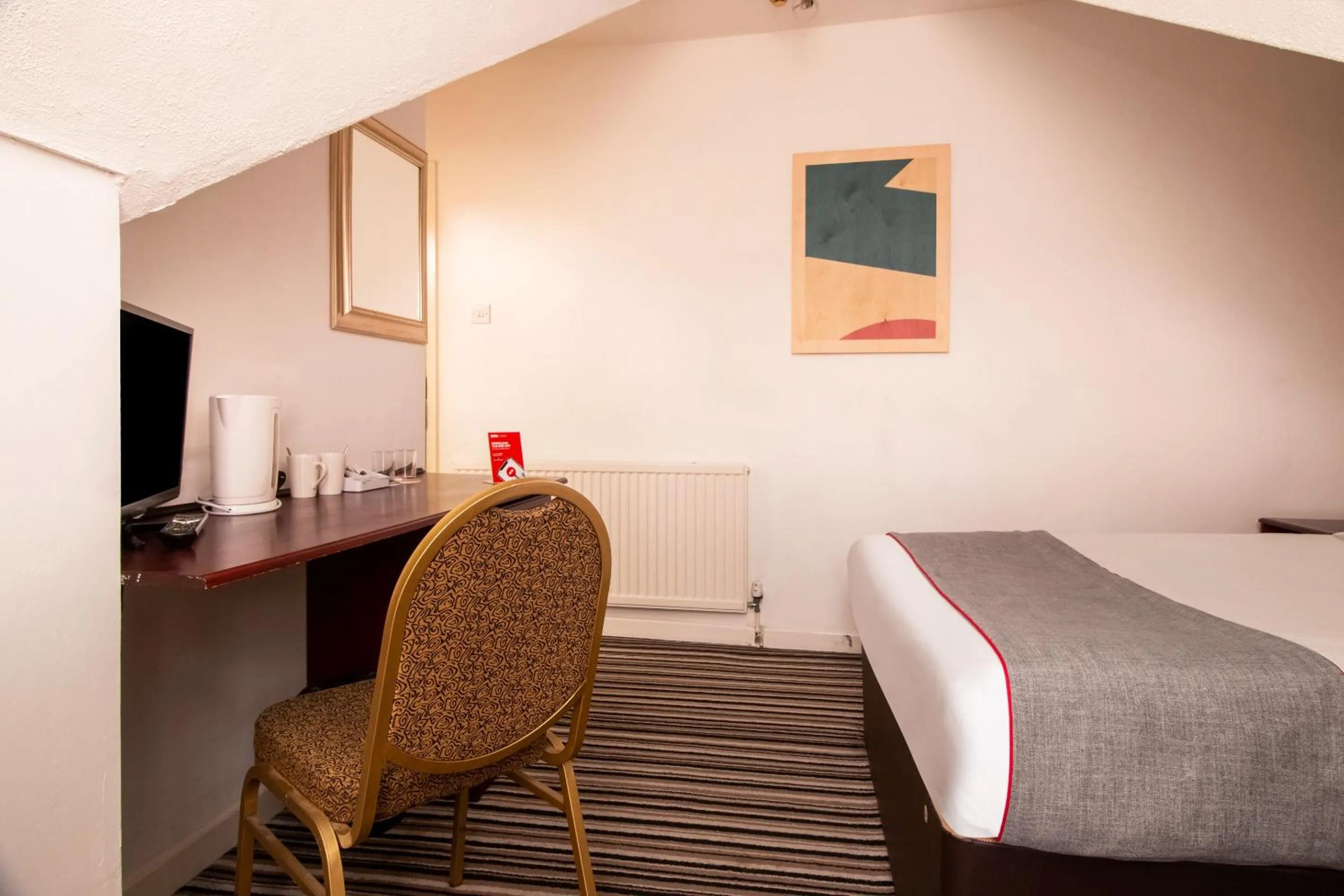 Bedroom, Bed in OYO Flagship Cardiff Central