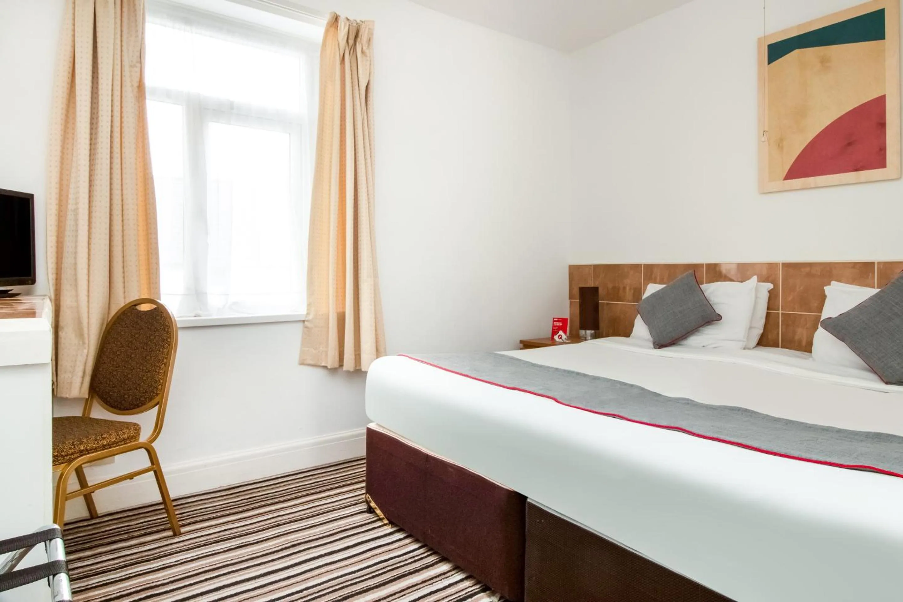 Bedroom, Bed in OYO Flagship Cardiff Central