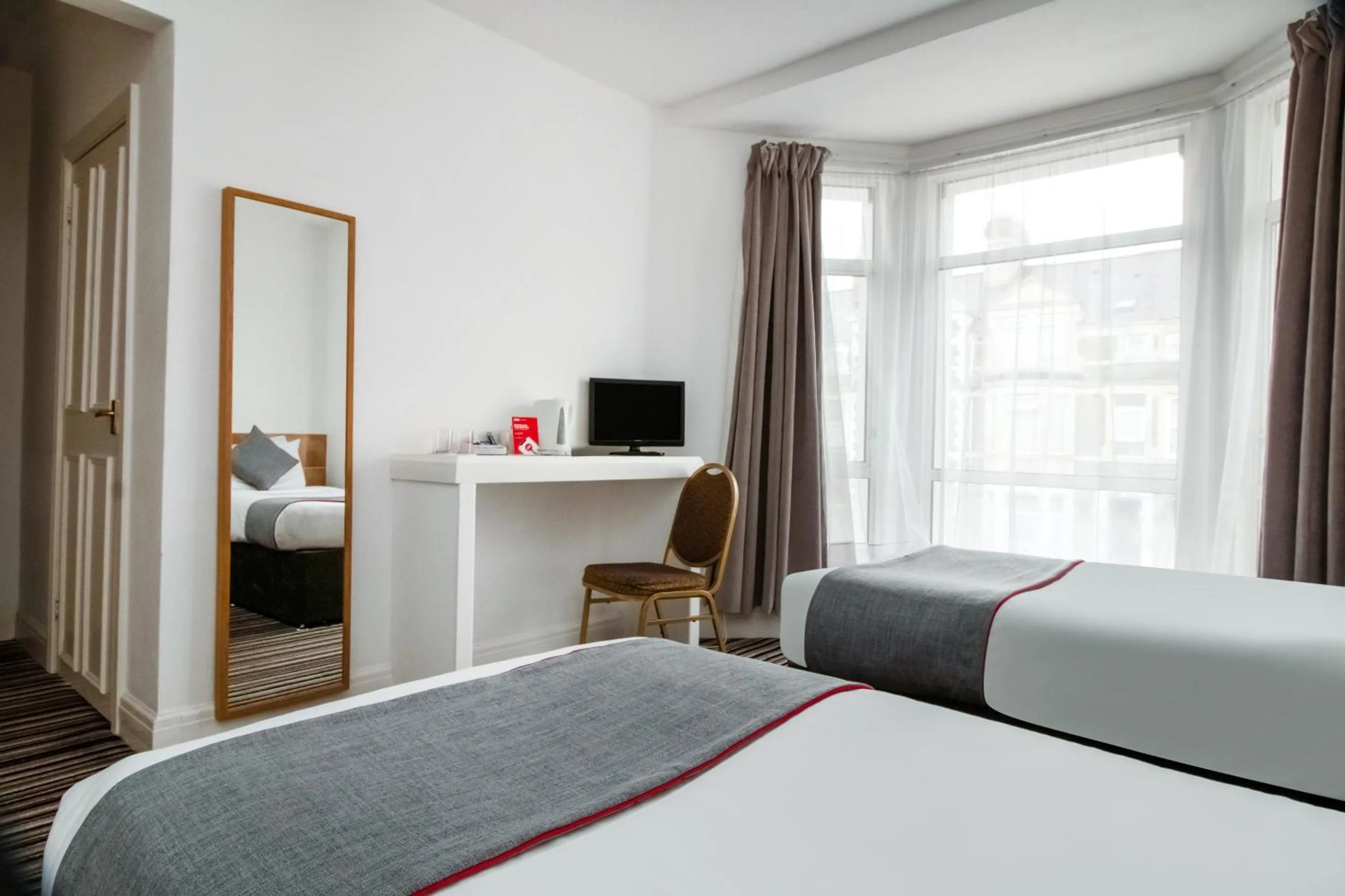 Bedroom, Bed in OYO Flagship Cardiff Central