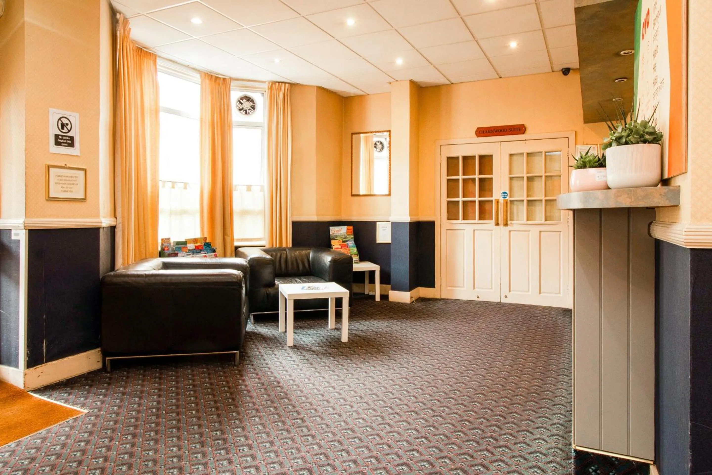 Lobby or reception in OYO Flagship Cardiff Central