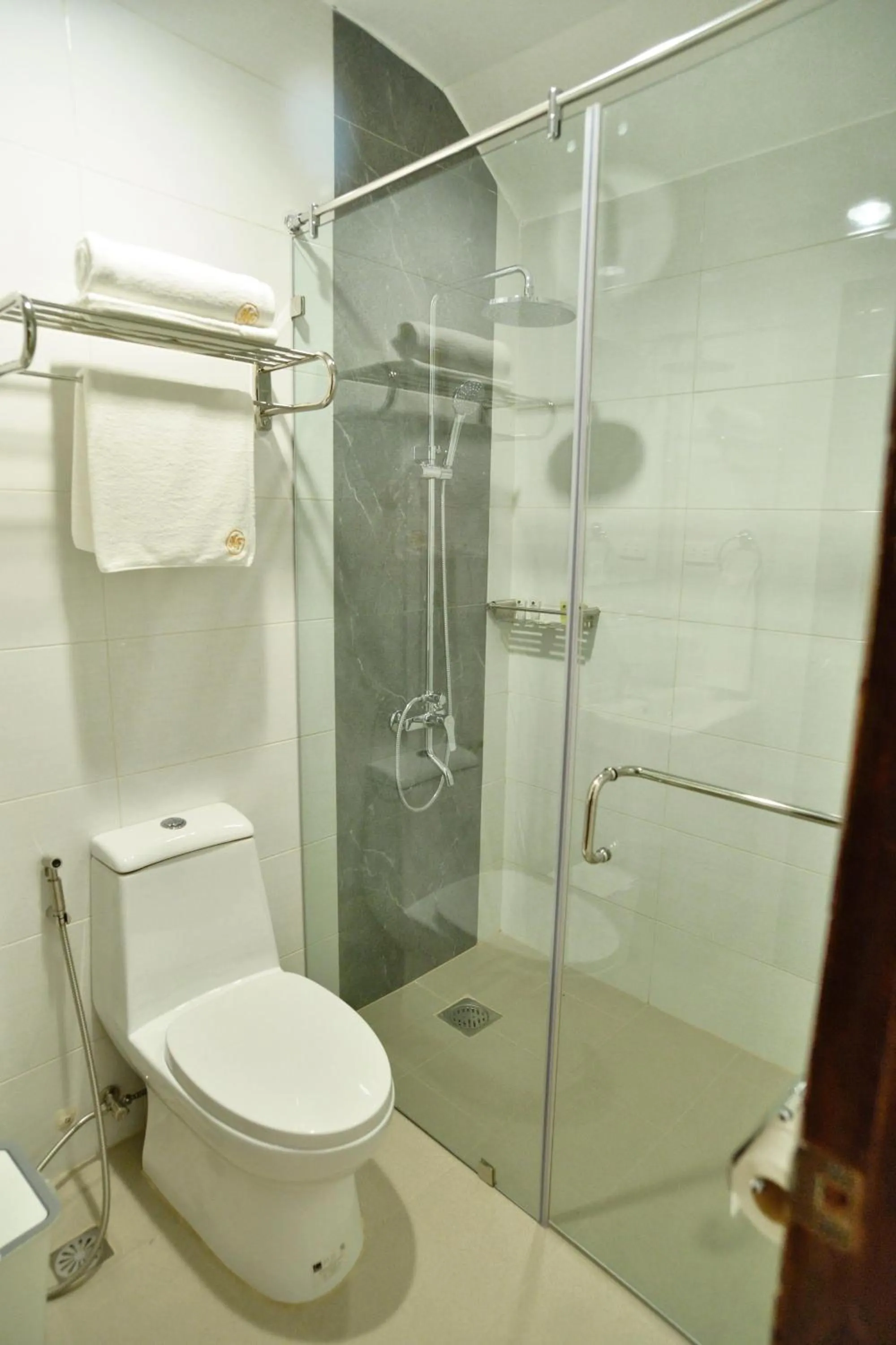 Shower in Hotel Formosa Daet