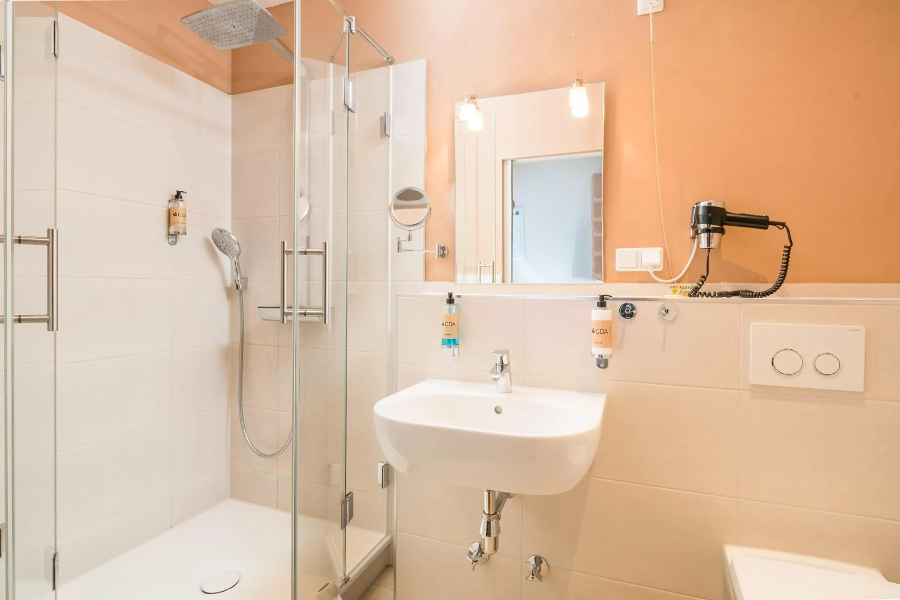 Shower in GDA Hotel Schwiecheldthaus