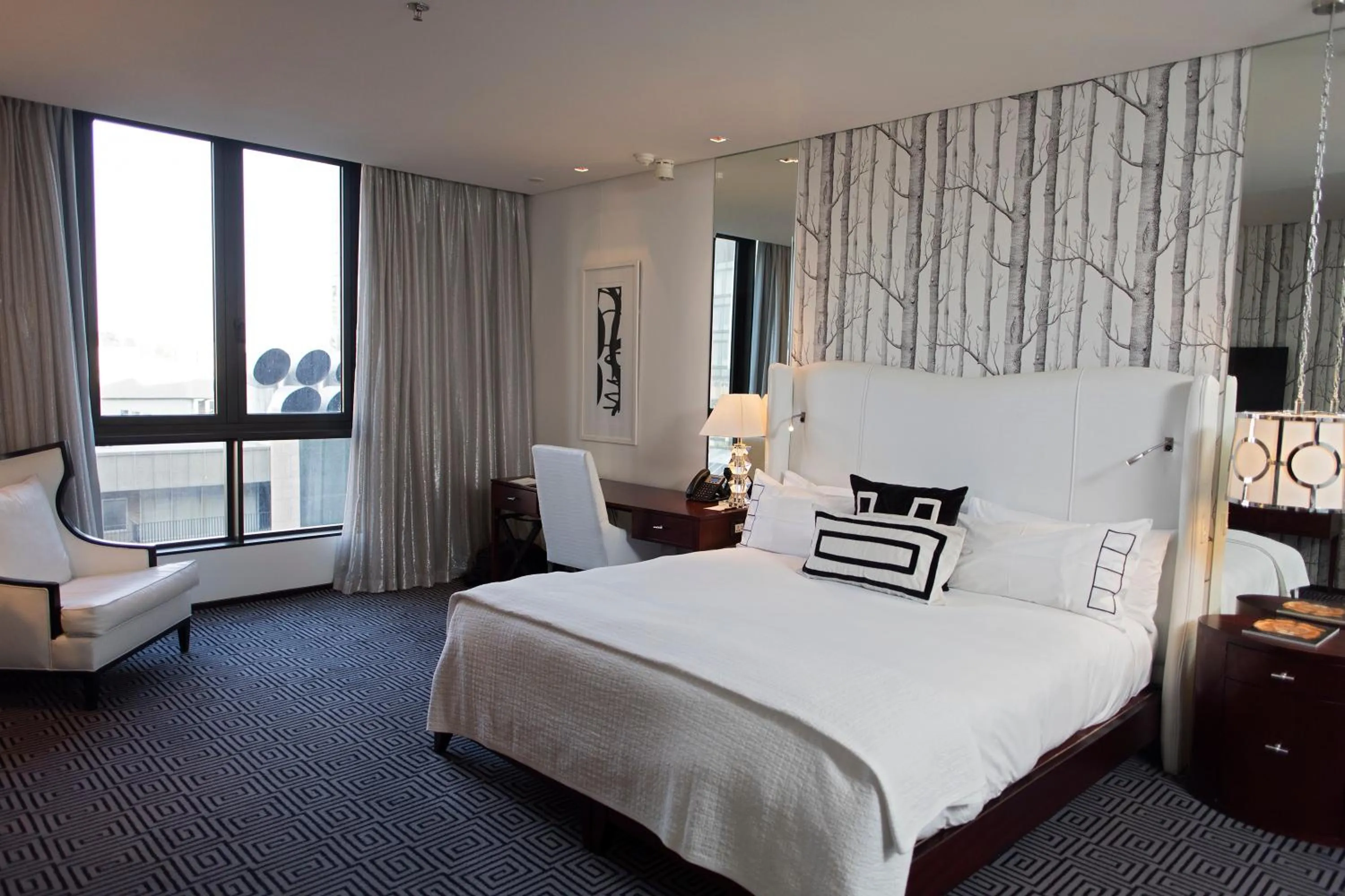 View (from property/room), Bed in DAVINCI Hotel on Nelson Mandela Square