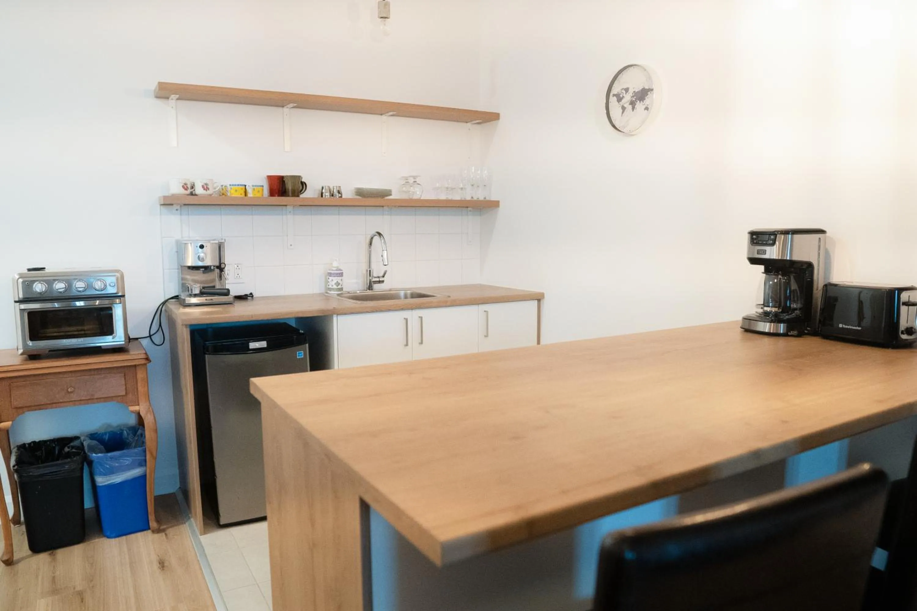 Kitchen or kitchenette in Auberge de Jeunesse des Balcons
