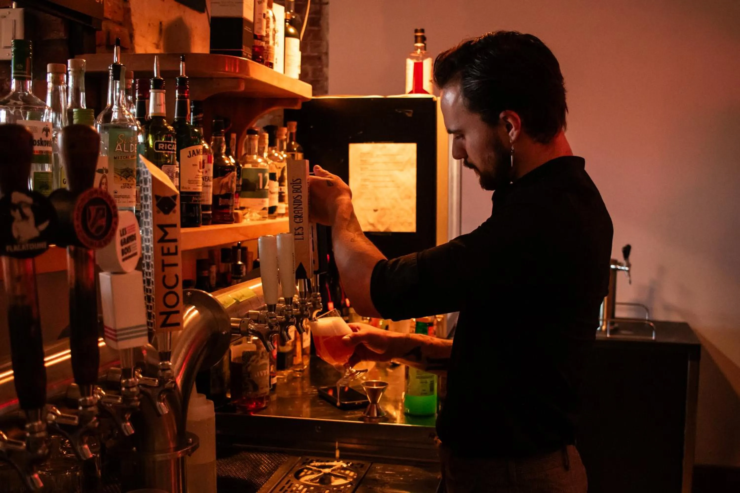 Restaurant/places to eat in Auberge de Jeunesse des Balcons