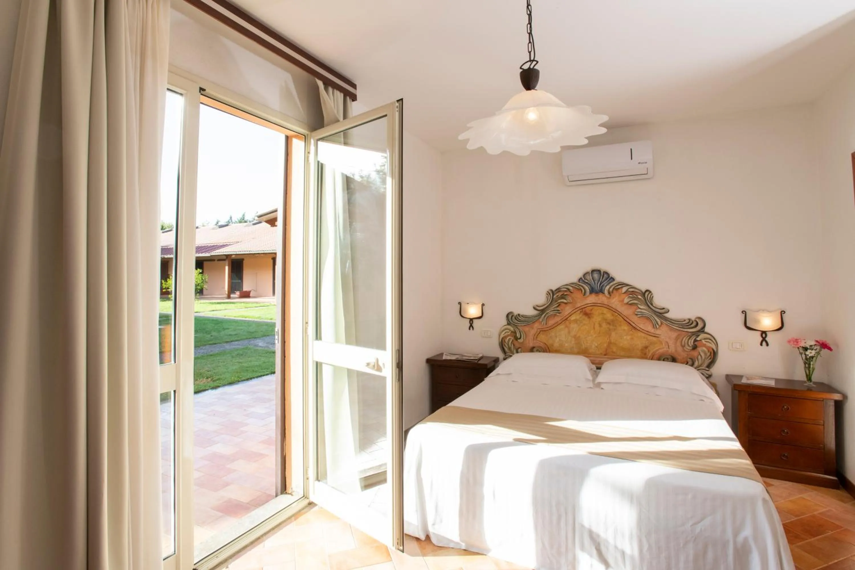 Photo of the whole room, Bed in Borgo San Antonio & Borgo San Giuseppe by La Principina