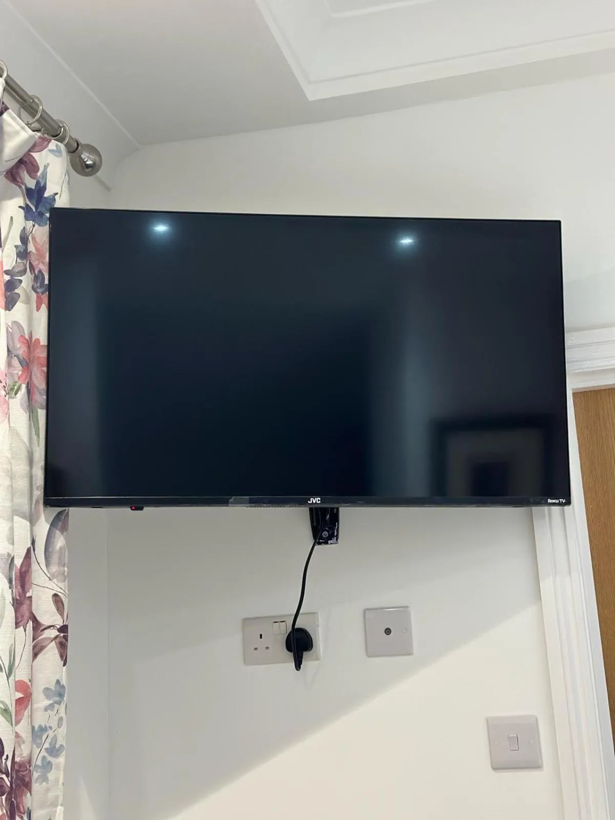 Communal lounge/ TV room in The Park Hotel