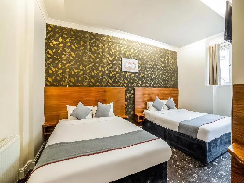 Photo of the whole room, Bed in The Park Hotel