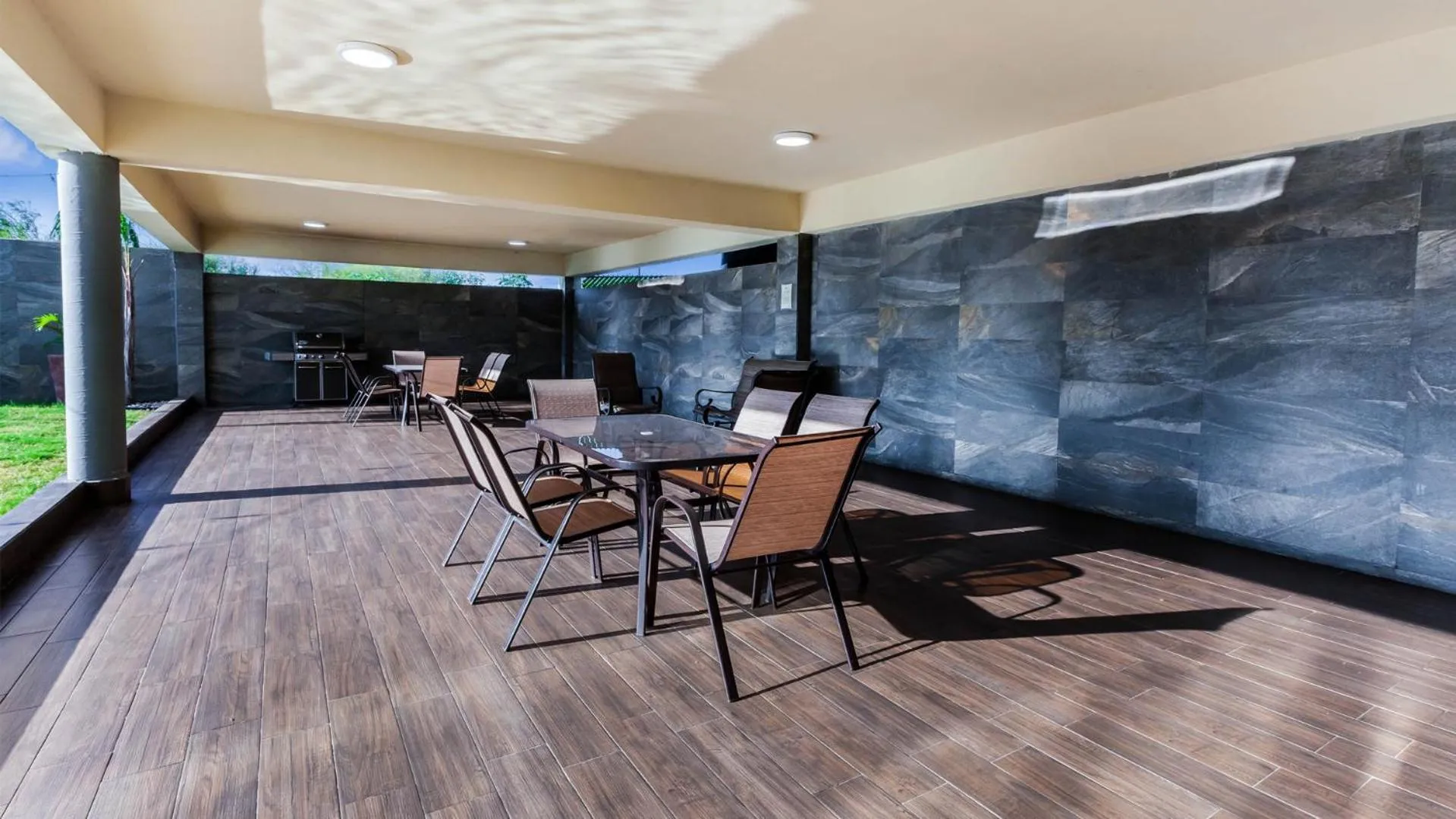 Swimming pool in CHN Hotel Monterrey Aeropuerto, Trademark by Wyndham