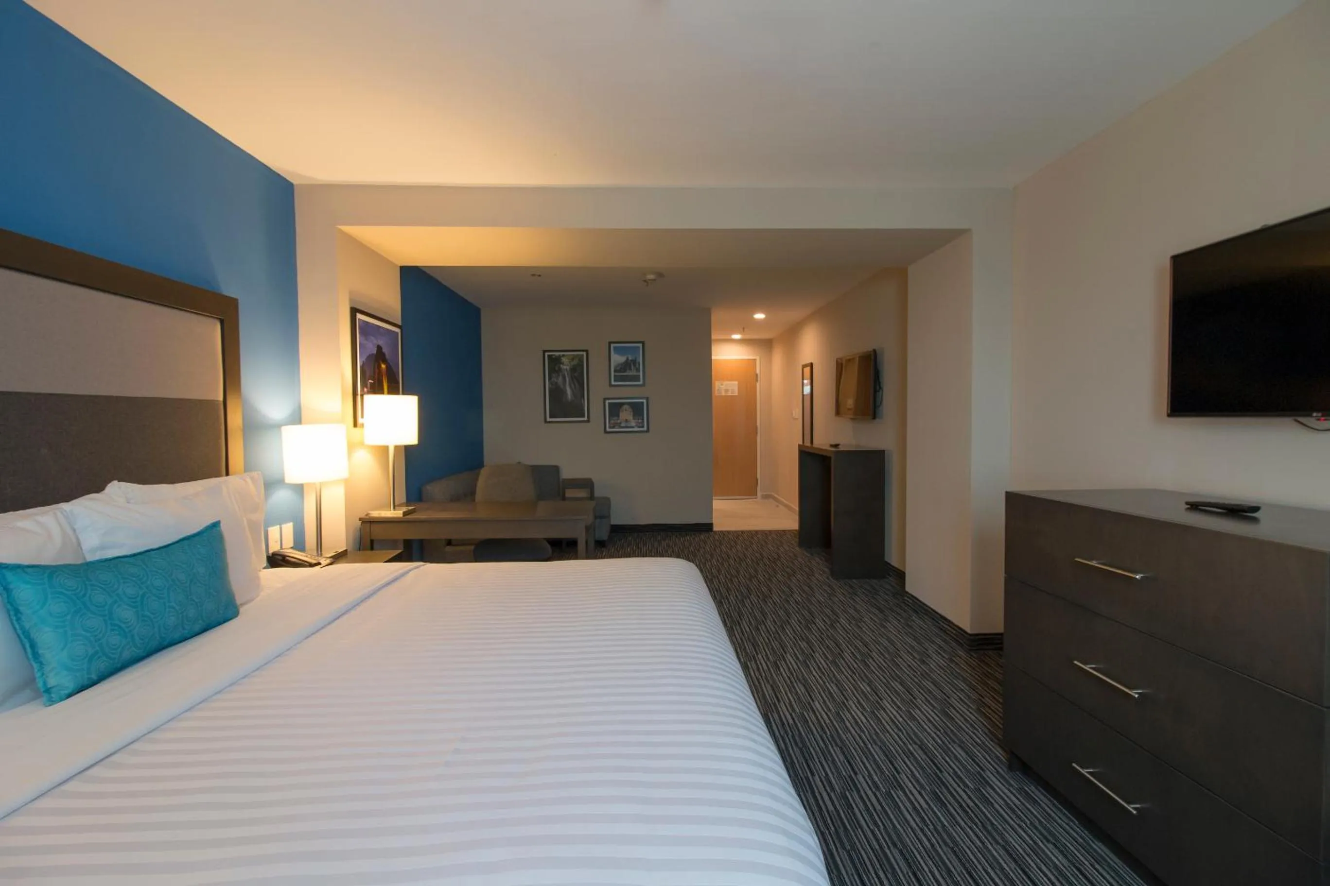 Bed in CHN Hotel Monterrey Aeropuerto, Trademark by Wyndham